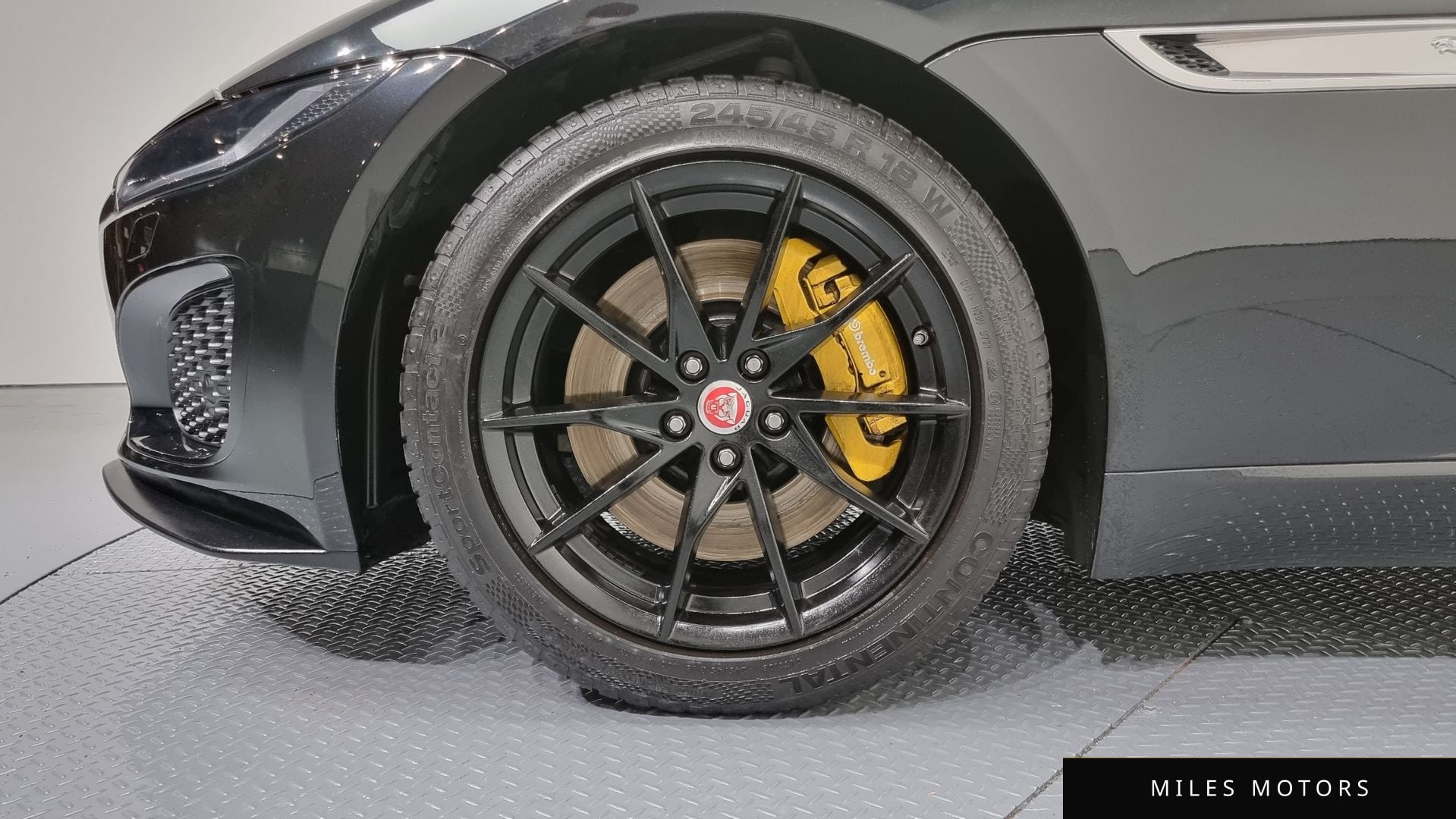 Jaguar F-TYPE 2023 — миниатюра 5
