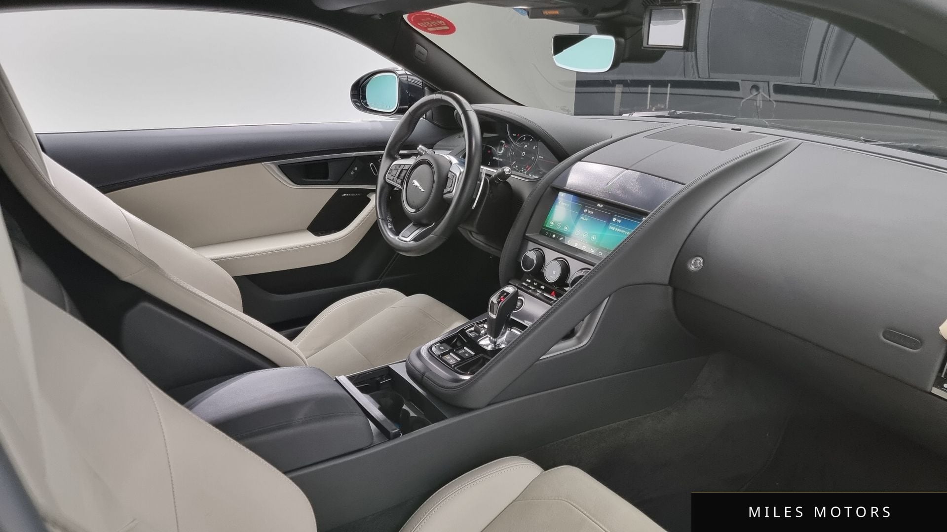 Jaguar F-TYPE 2023 — миниатюра 7