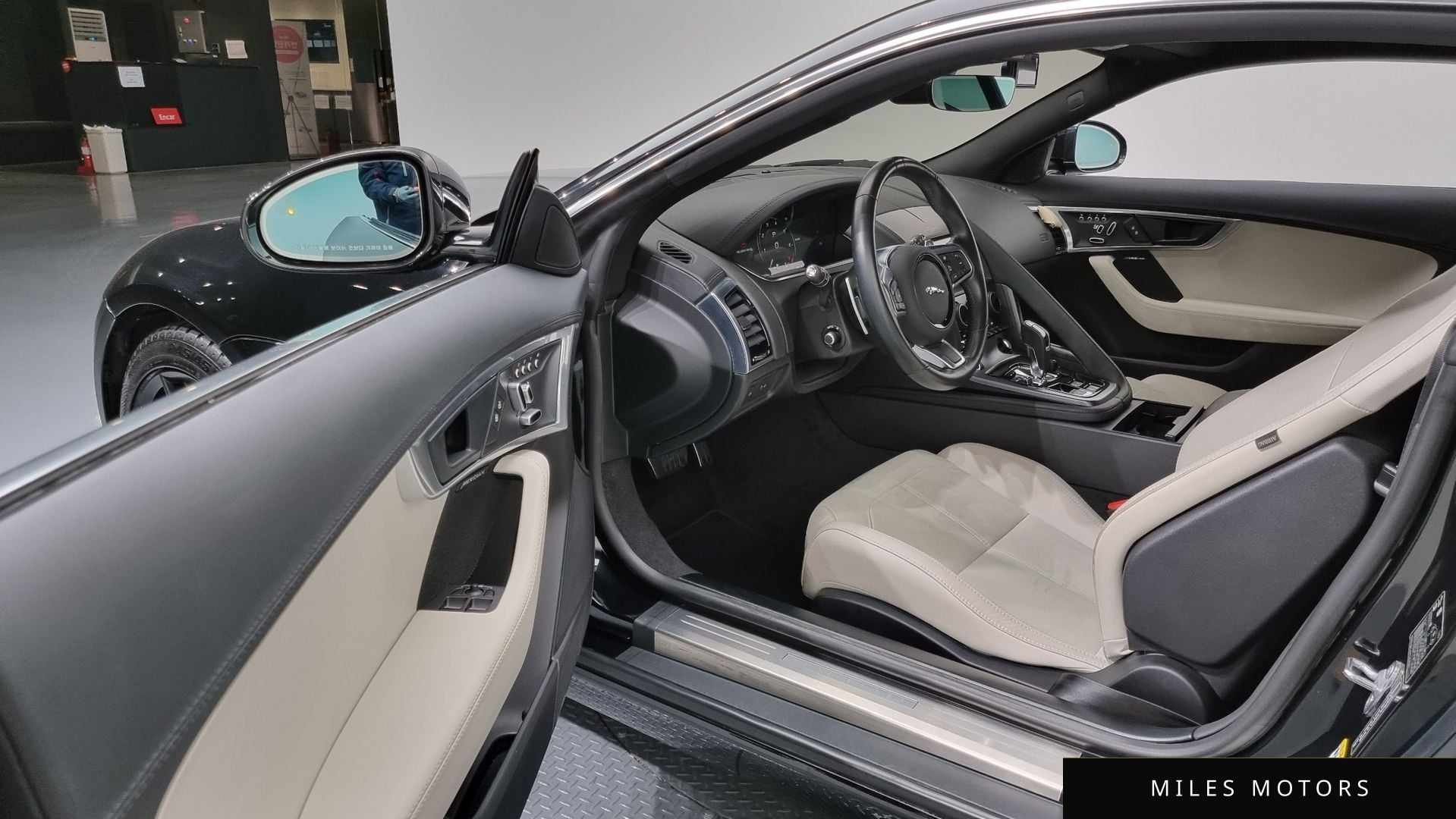Jaguar F-TYPE 2023 — миниатюра 10
