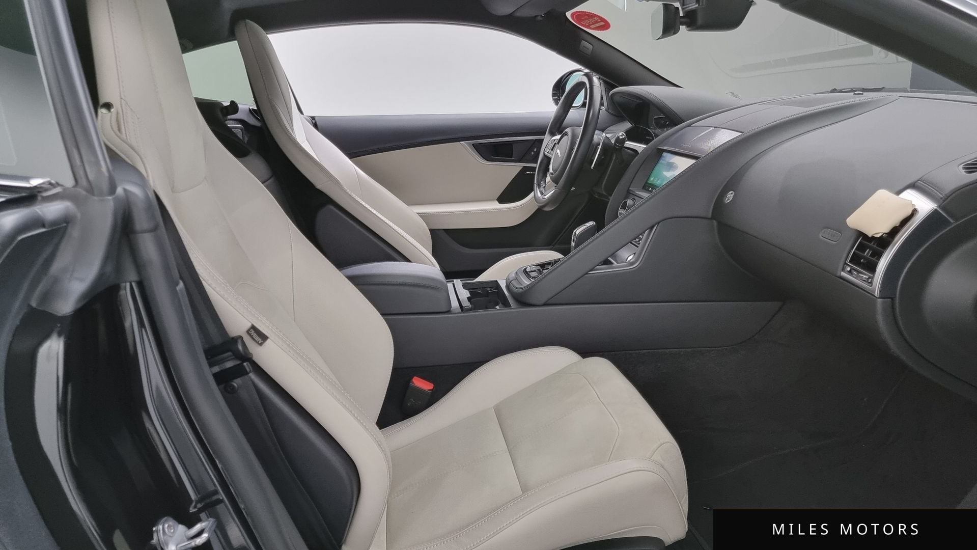 Jaguar F-TYPE 2023 — миниатюра 11