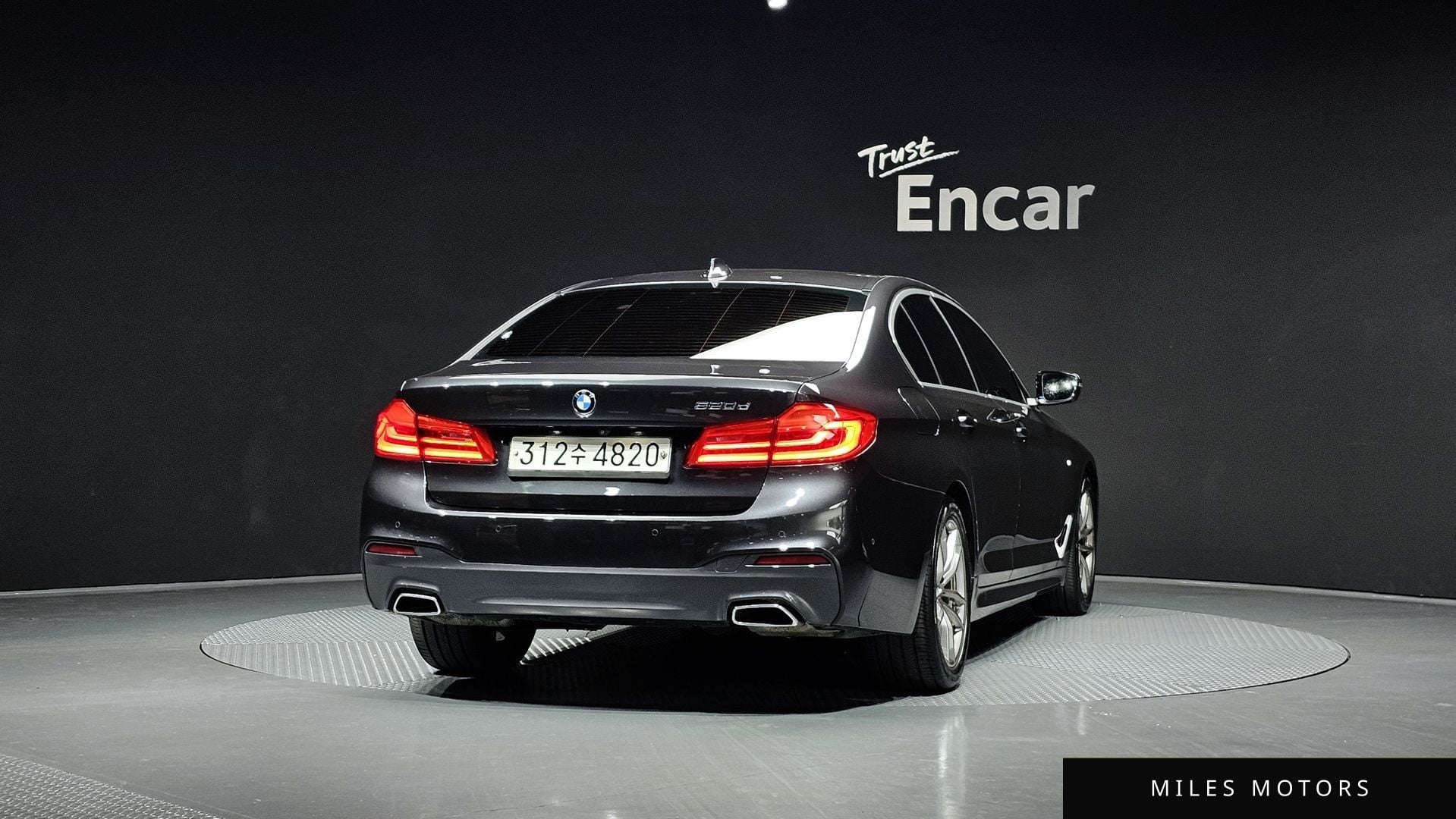 BMW 5 Series (G30) 2020 — миниатюра 4
