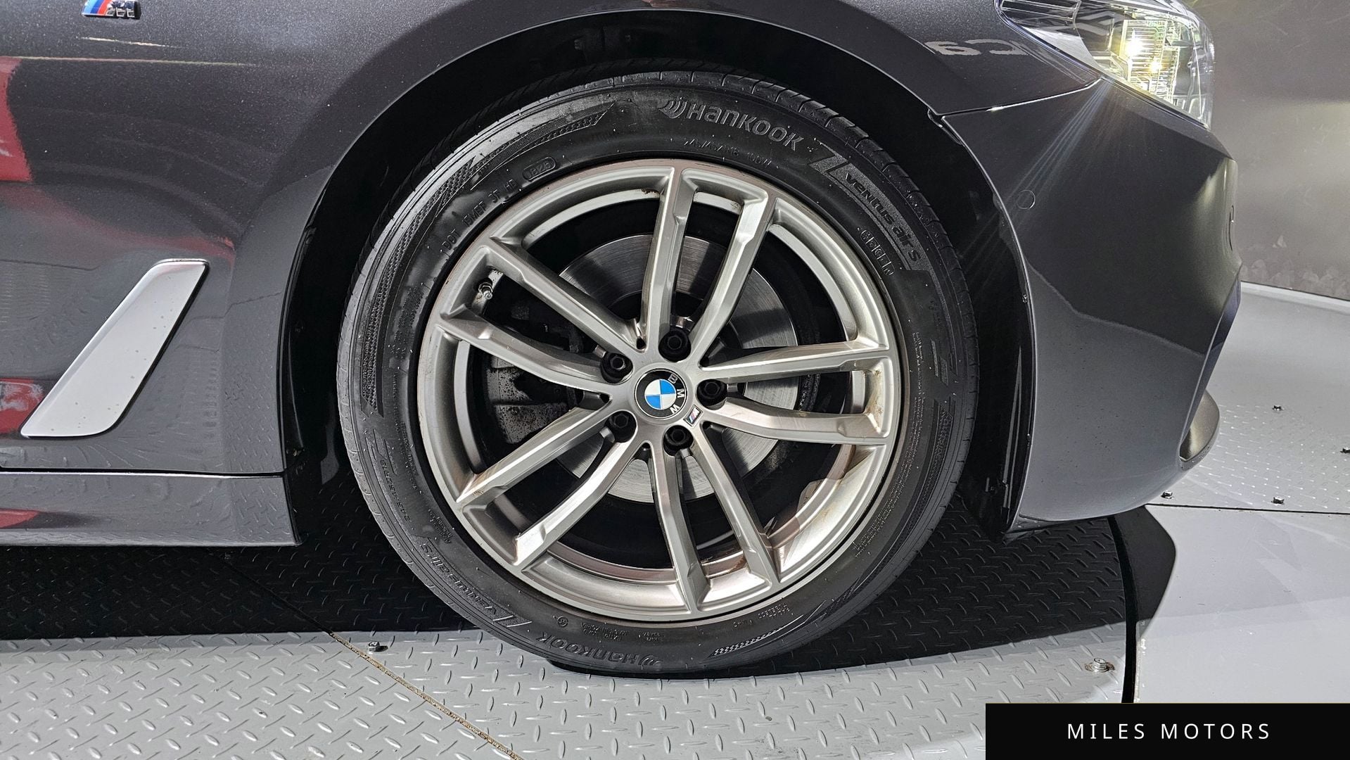 BMW 5 Series (G30) 2020 — миниатюра 5