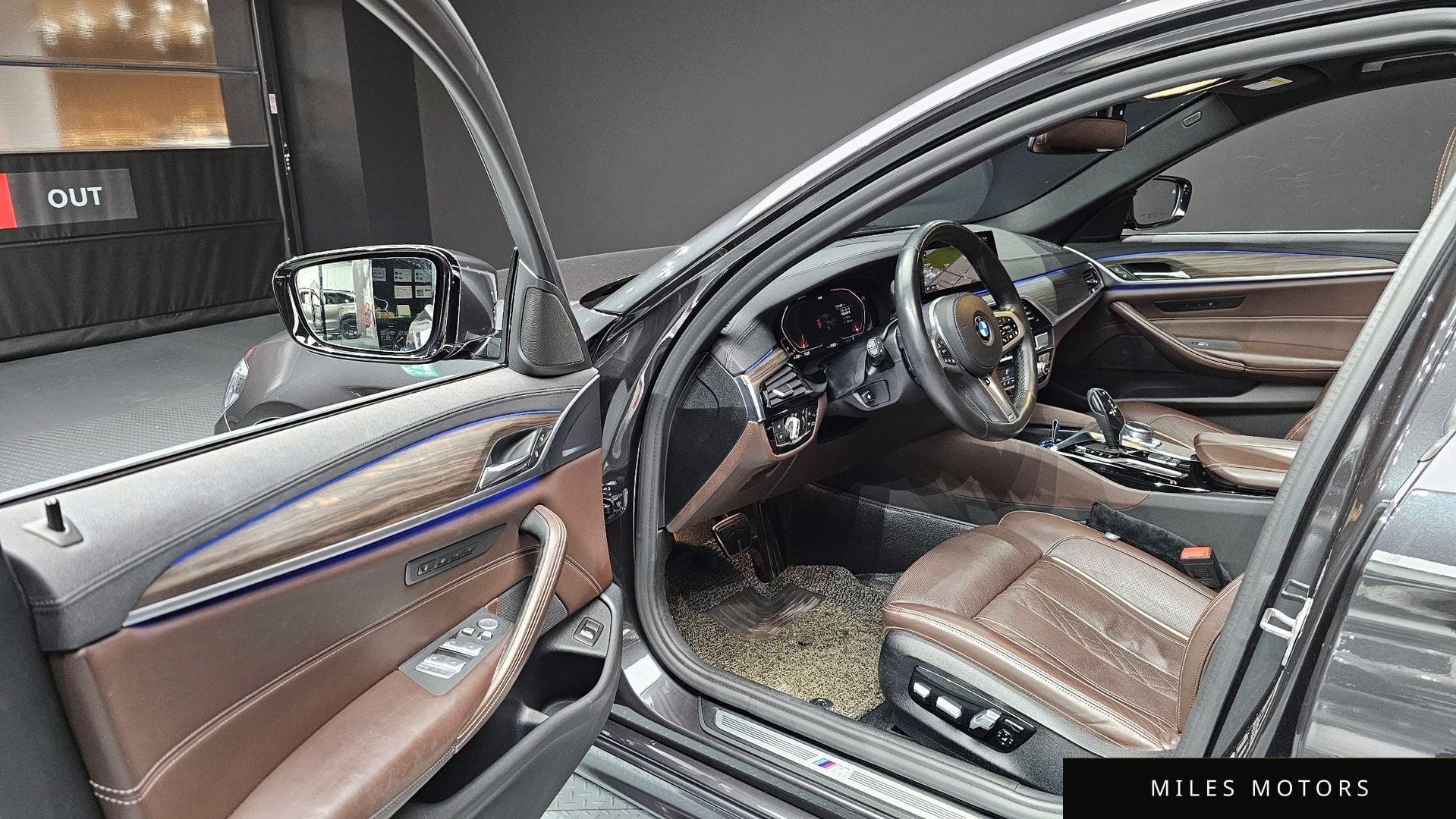 BMW 5 Series (G30) 2020 — миниатюра 11