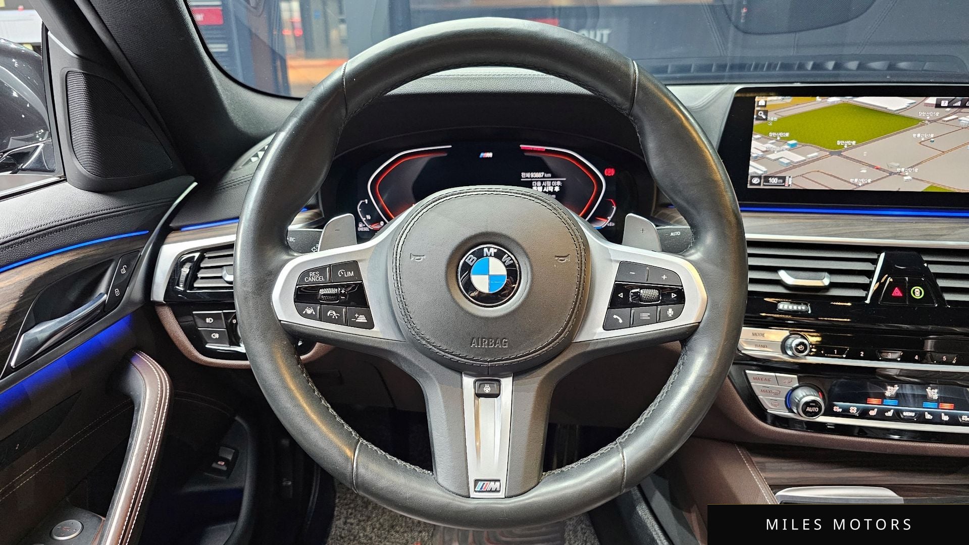 BMW 5 Series (G30) 2020 — миниатюра 13
