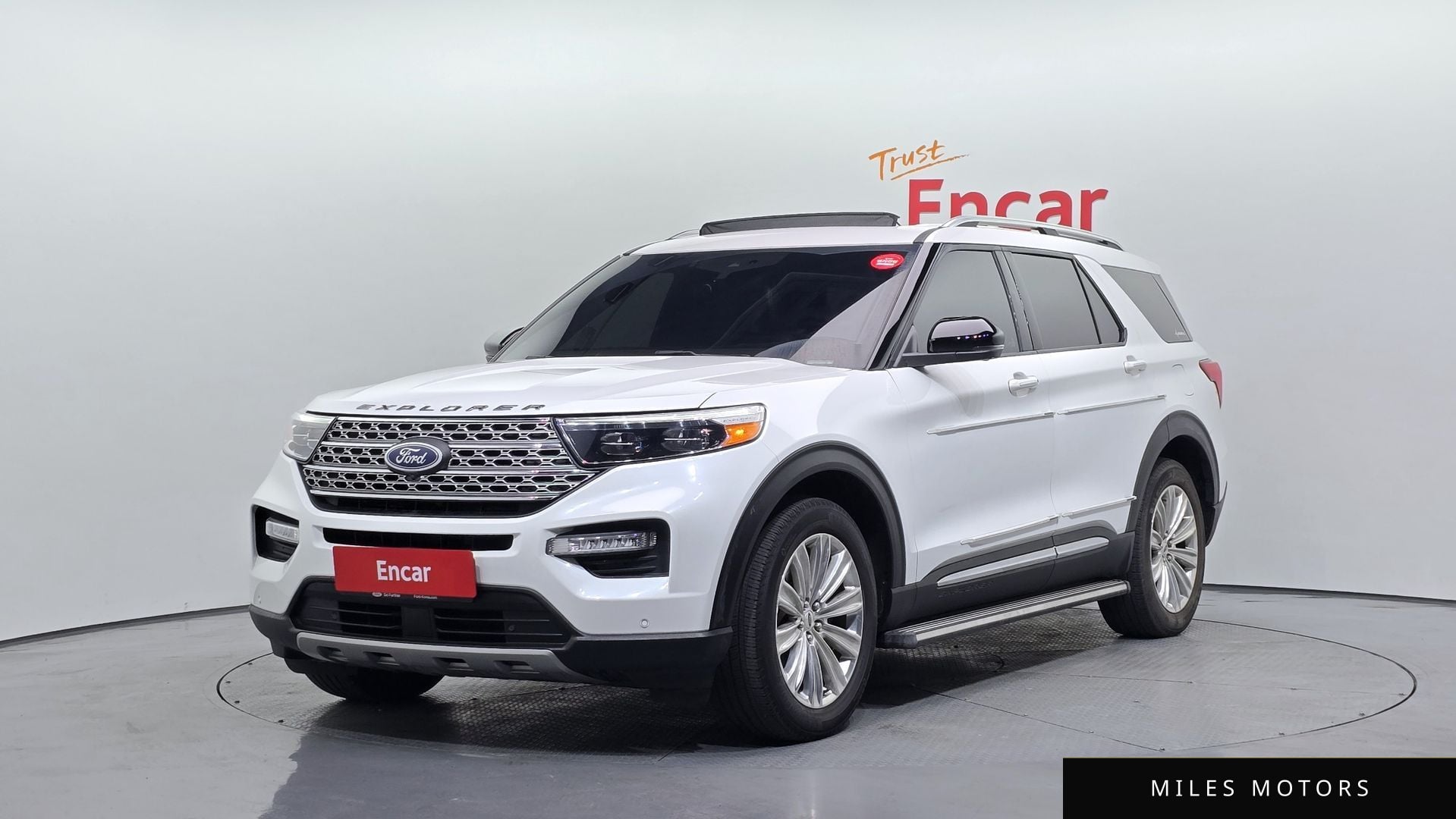 Ford Explorer 2020 — фото 1 из 12