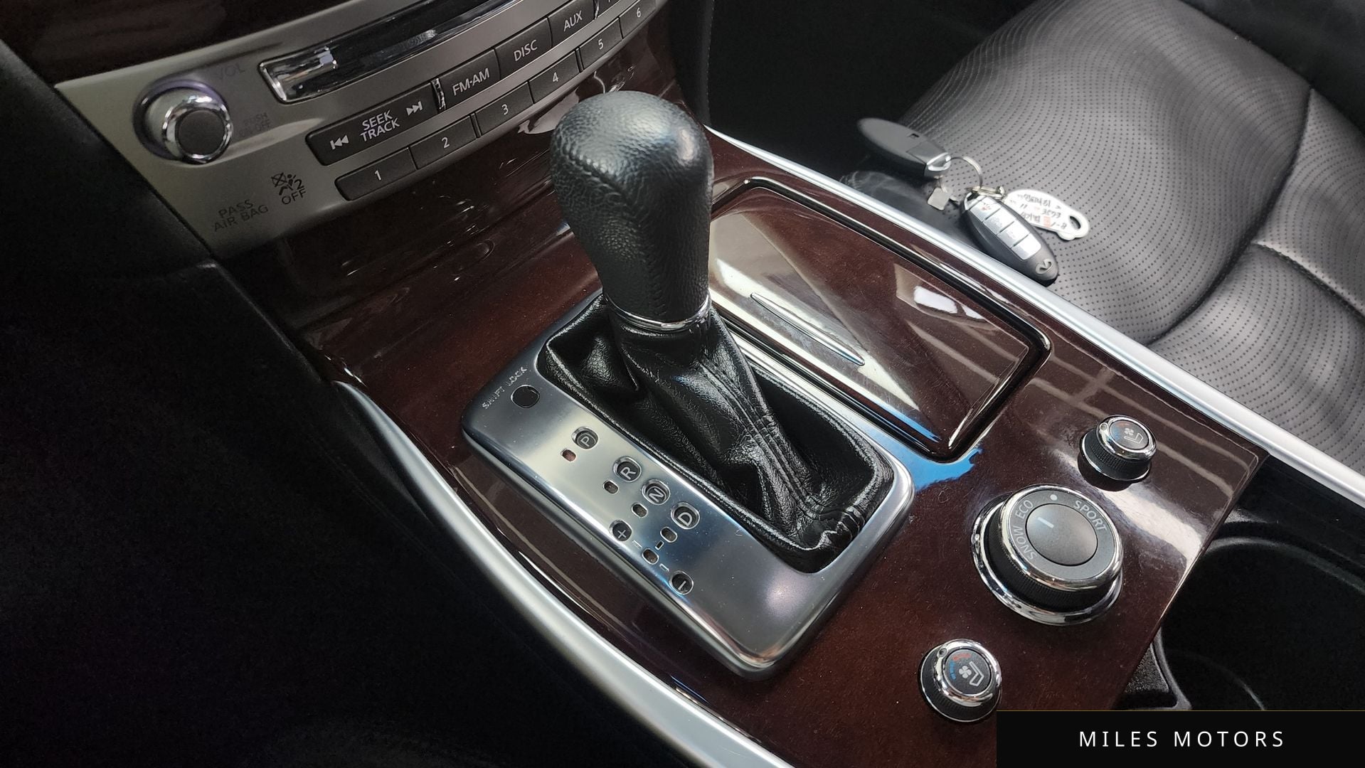 Infiniti M37 2011 — миниатюра 9