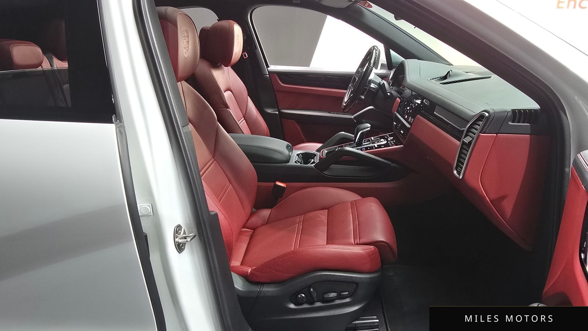 Porsche Cayenne 2022 — миниатюра 10