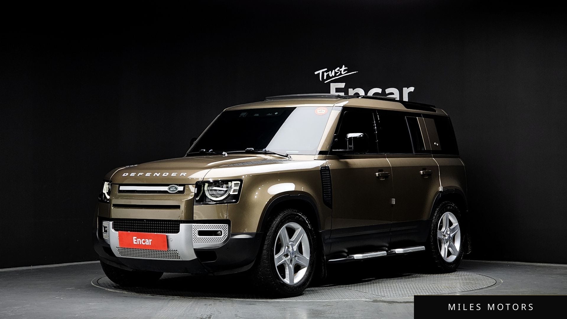 Land Rover Defender 2022 — фото 1 из 12
