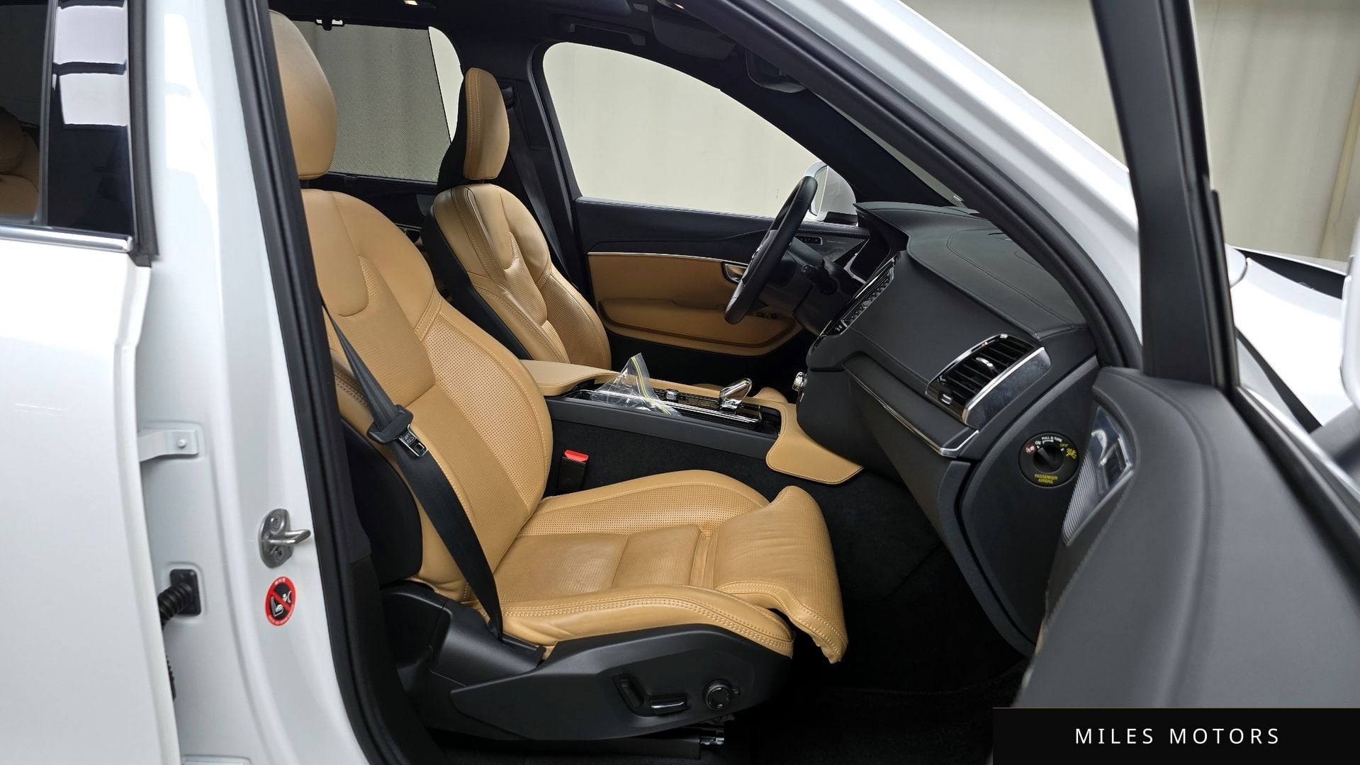 Volvo XC90 2023 — миниатюра 10