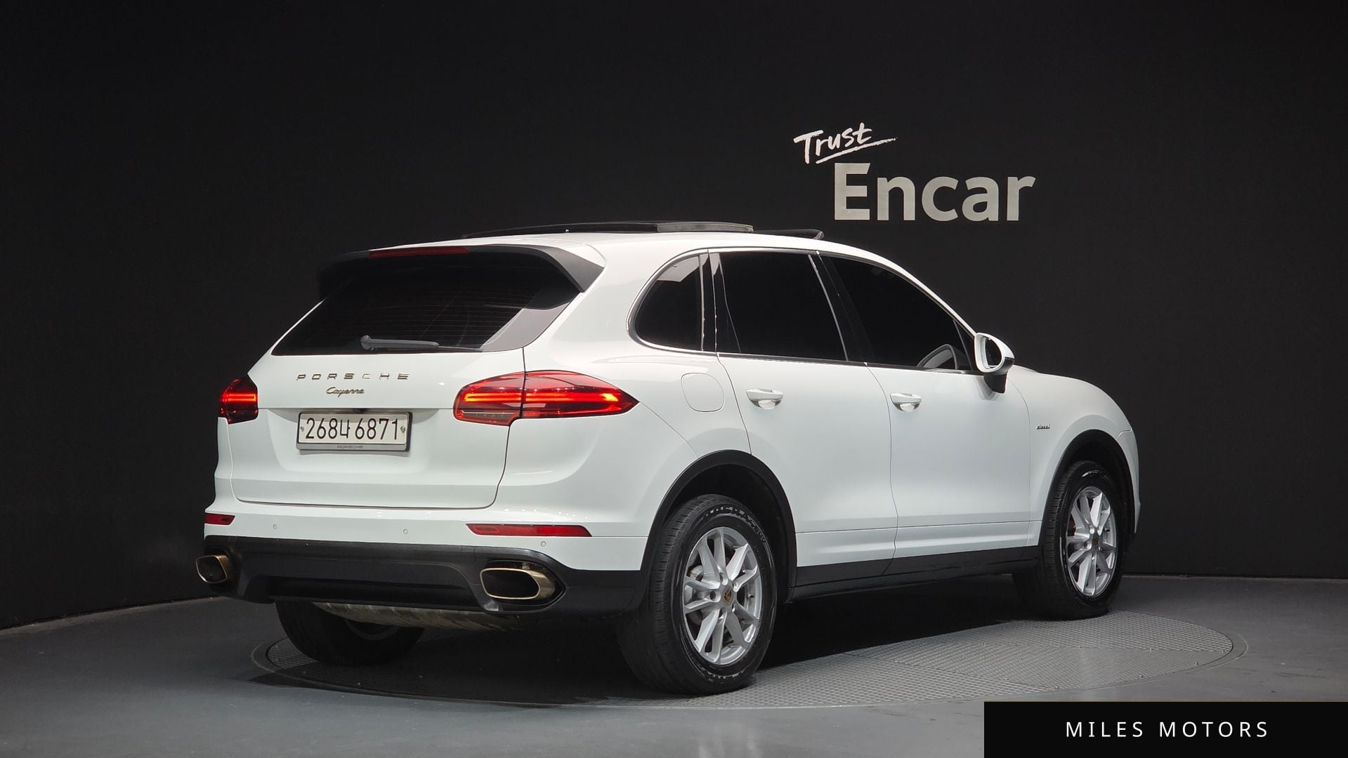 Porsche Cayenne 2016 — миниатюра 2