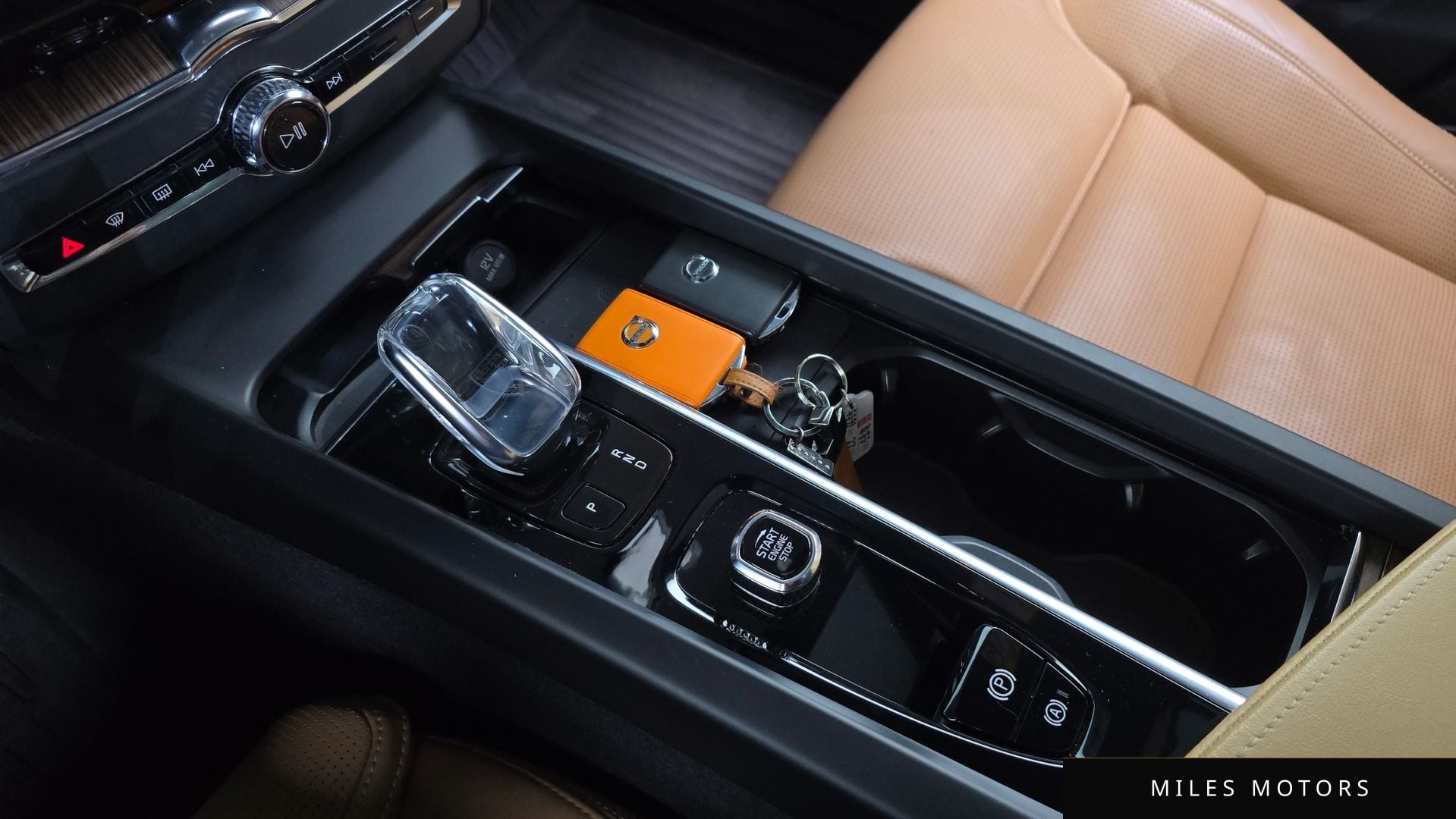 Volvo XC60 2022 — миниатюра 9