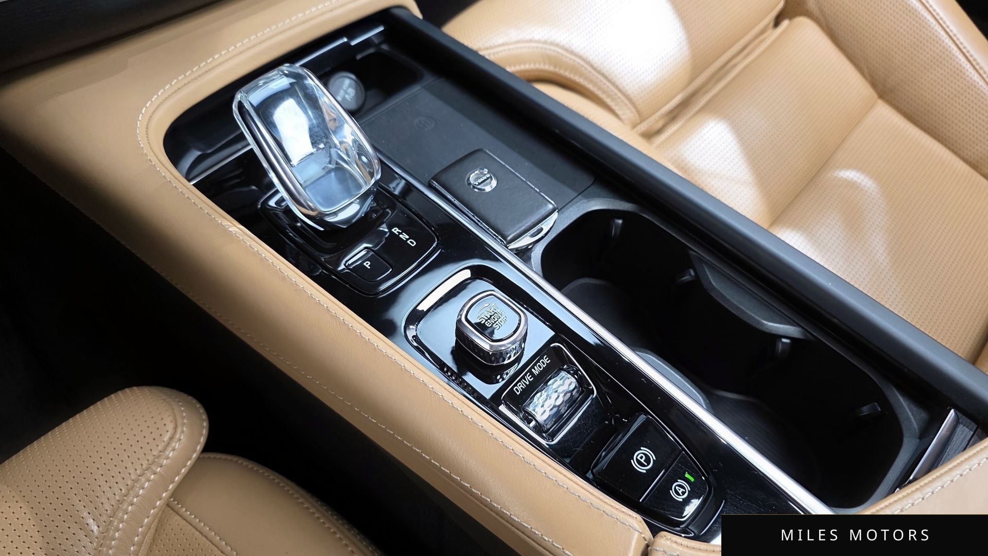 Volvo XC90 2021 — миниатюра 9