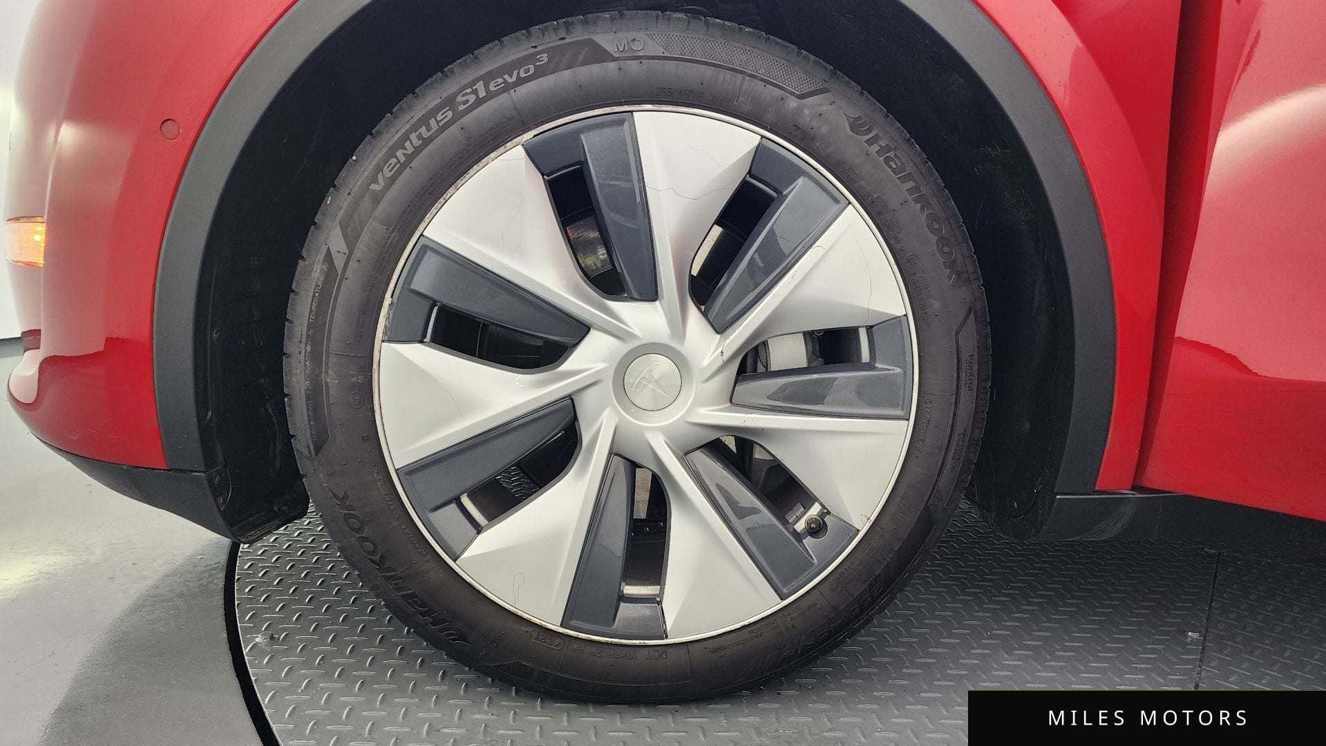 Tesla Model Y 2021 — миниатюра 5