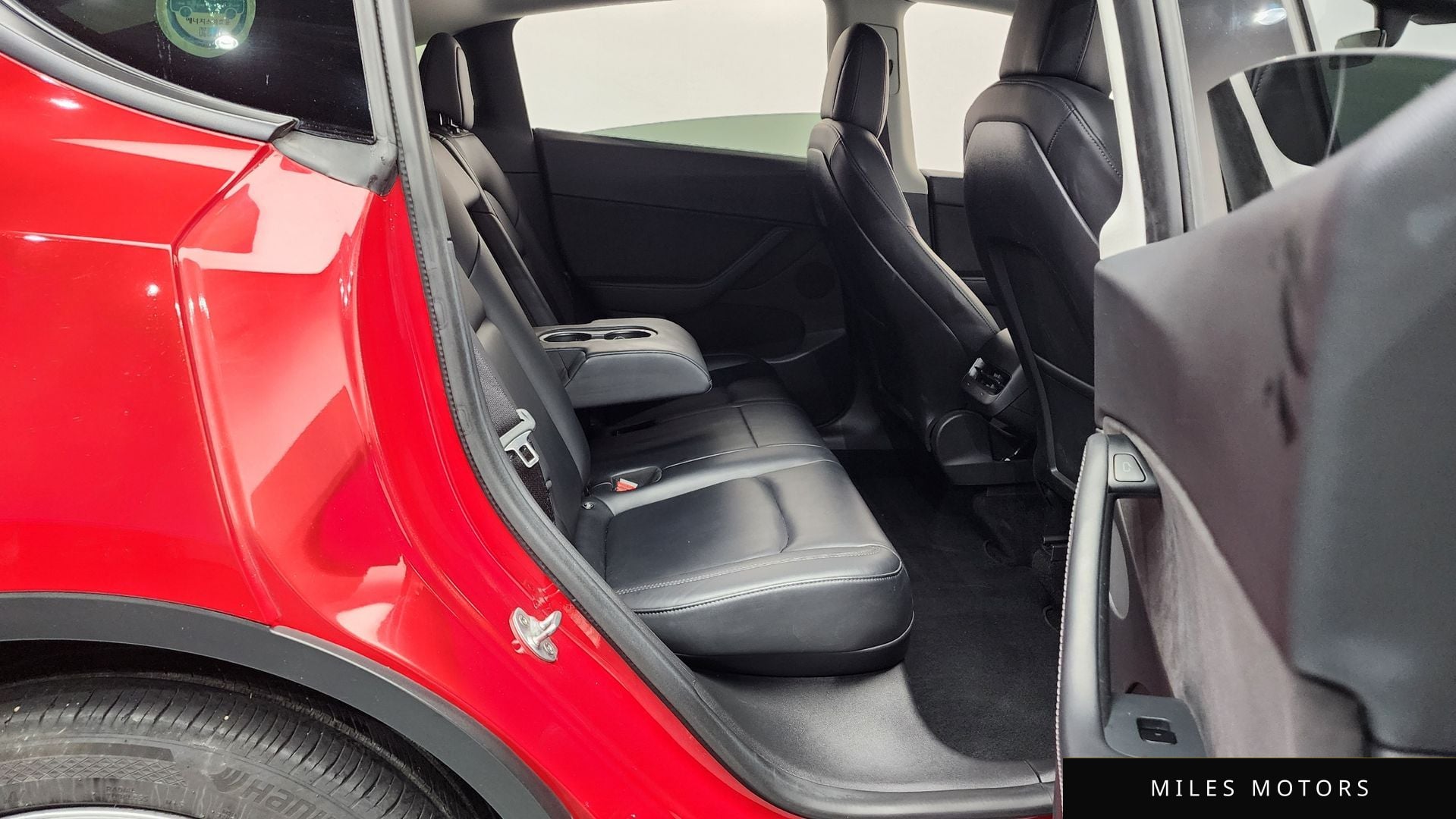 Tesla Model Y 2021 — миниатюра 12