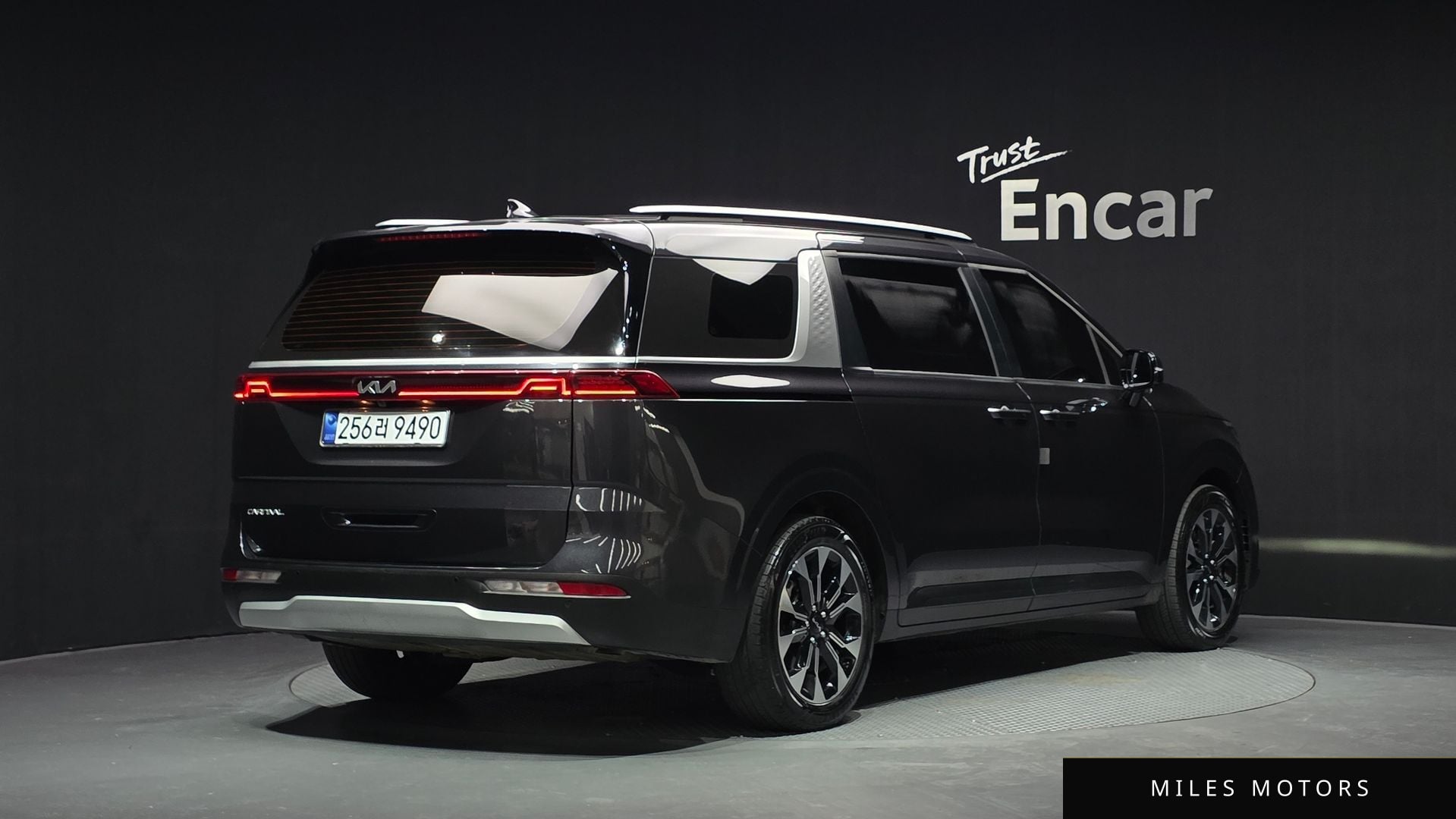 Kia Carnival 2023 — миниатюра 2