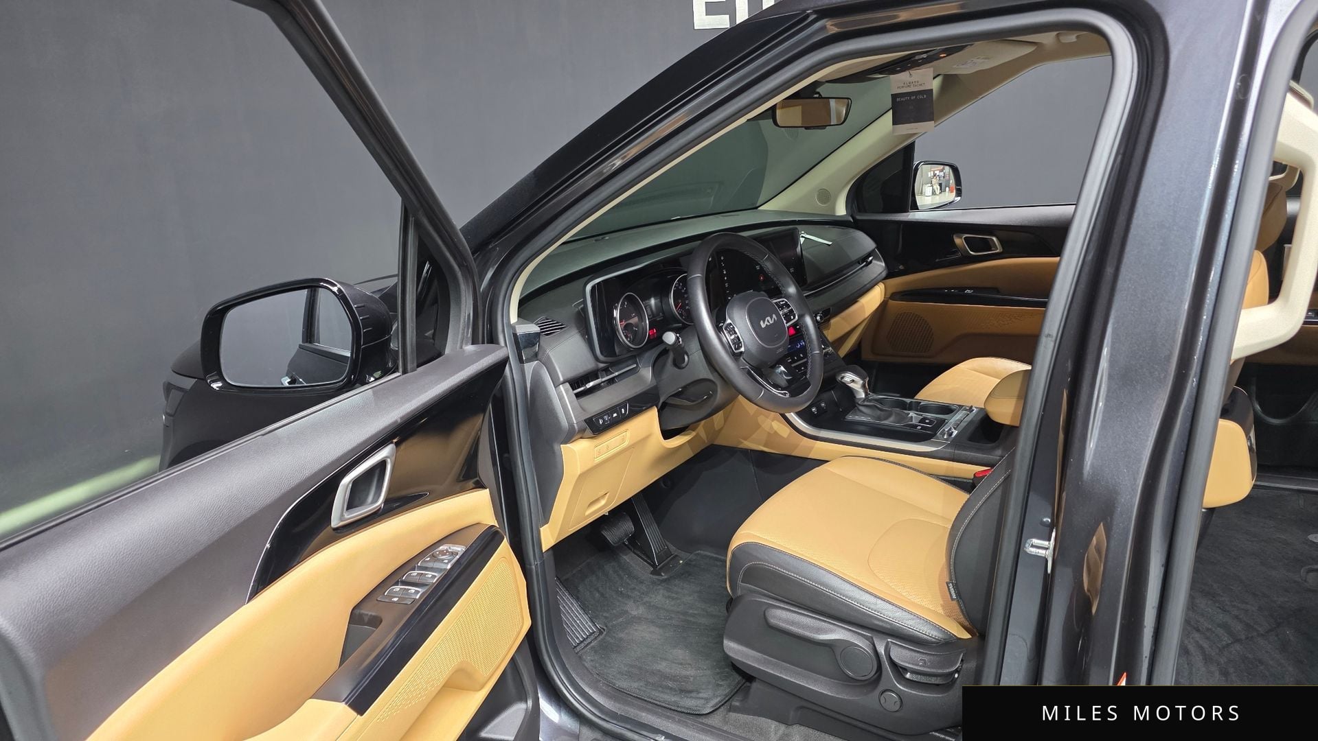 Kia Carnival 2023 — миниатюра 11
