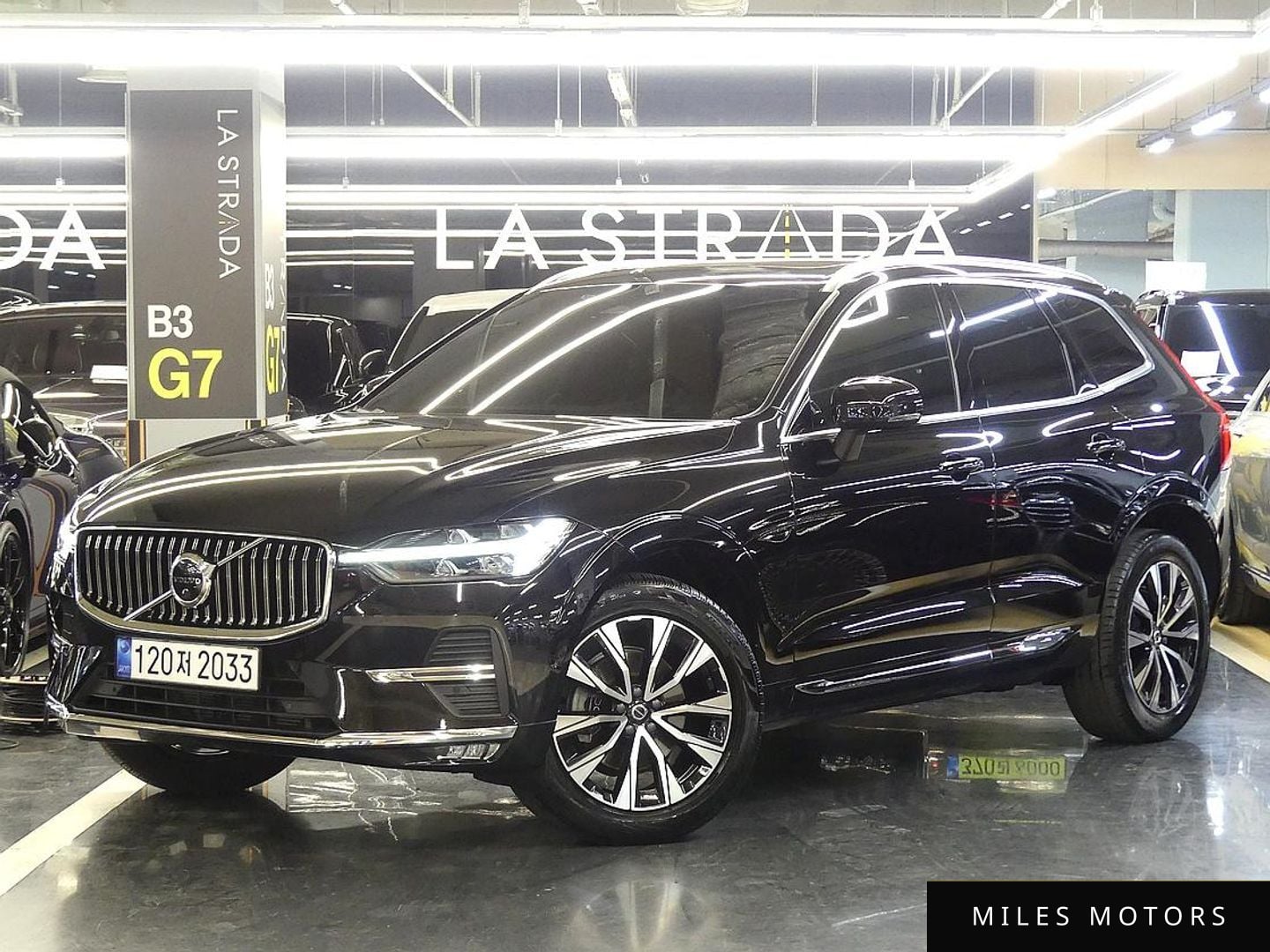 Volvo XC60 2023 — миниатюра 3