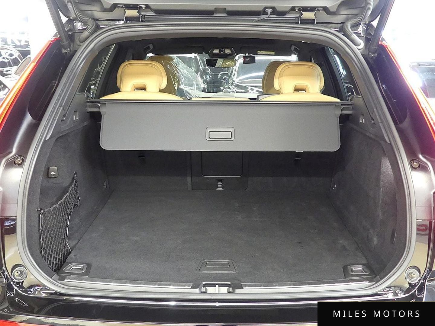 Volvo XC60 2023 — миниатюра 4