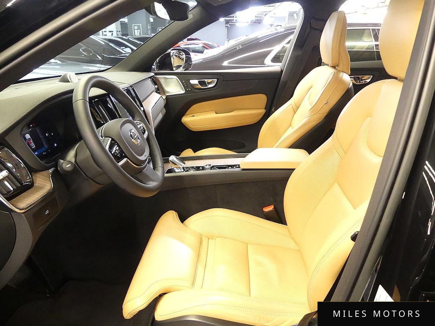 Volvo XC60 2023 — миниатюра 10