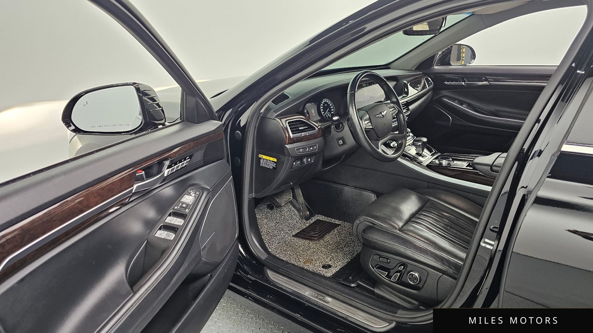 Genesis EQ900 2016 — миниатюра 10