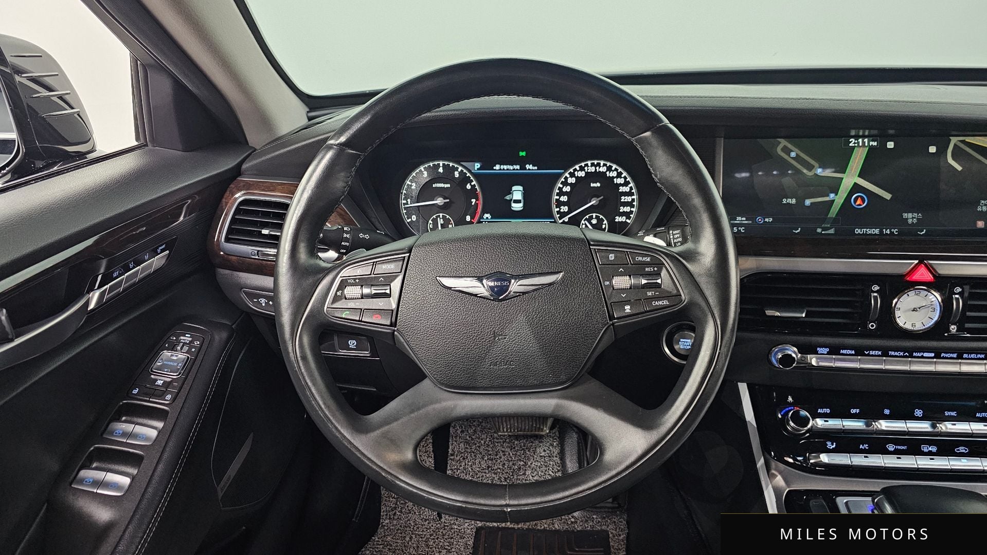 Genesis EQ900 2016 — миниатюра 13