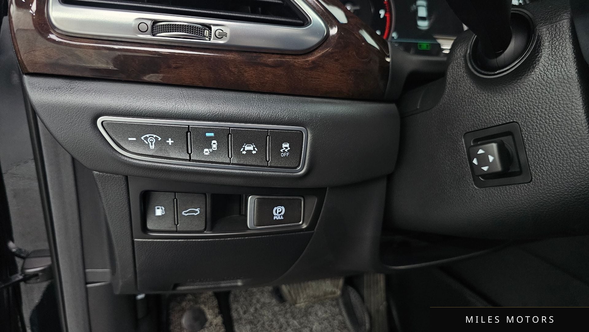 Genesis EQ900 2016 — миниатюра 16