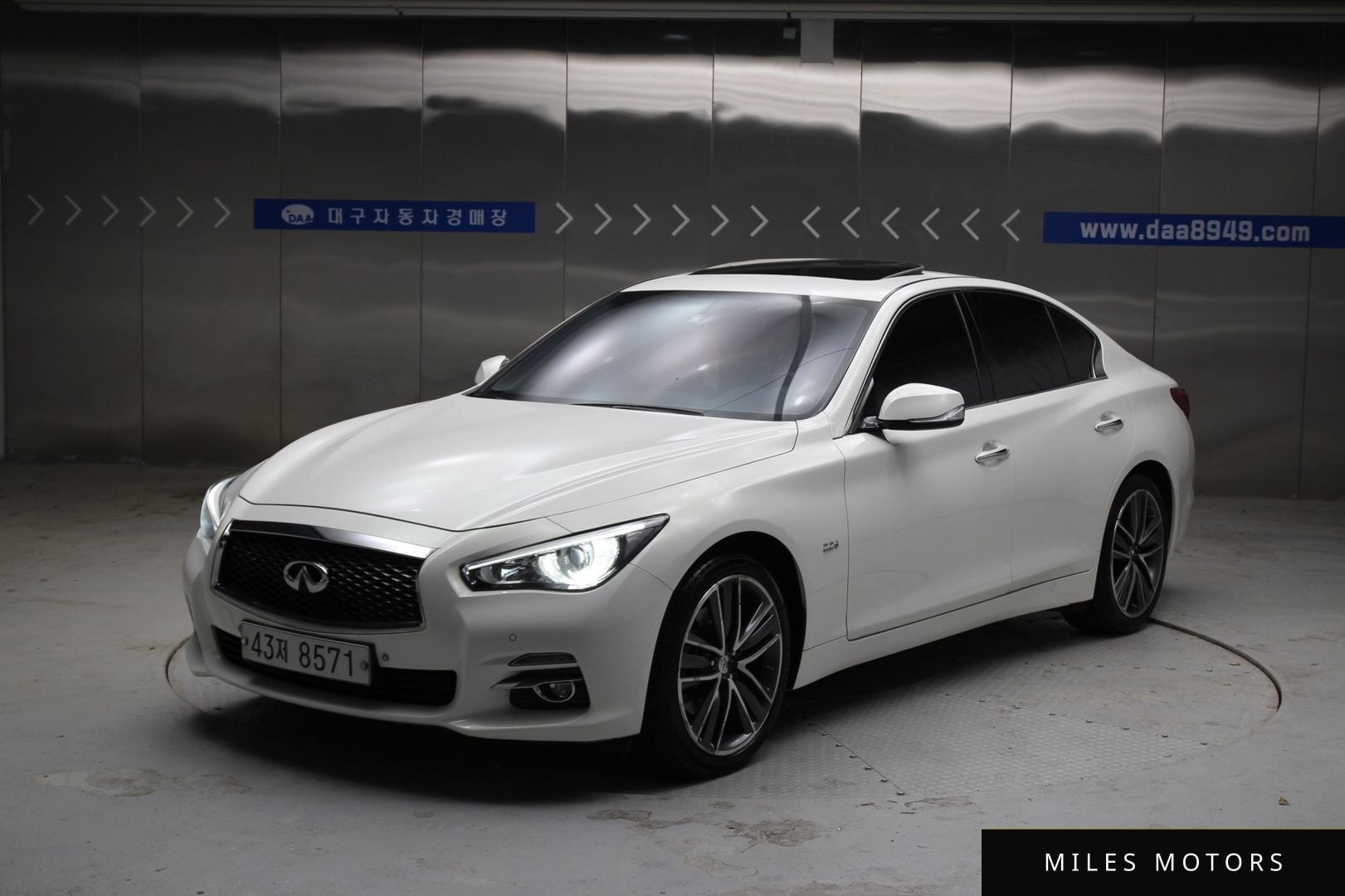 Infiniti Q50 2015 — фото 1 из 12