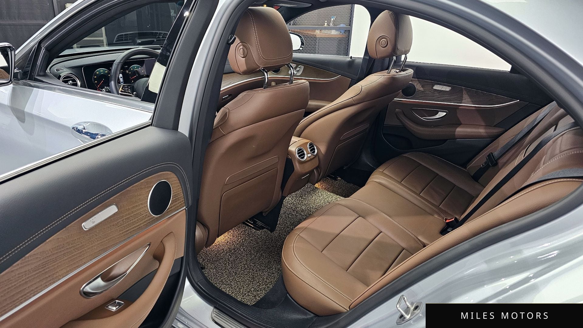 Mercedes-Benz E-클래스 W213 2022 — миниатюра 11