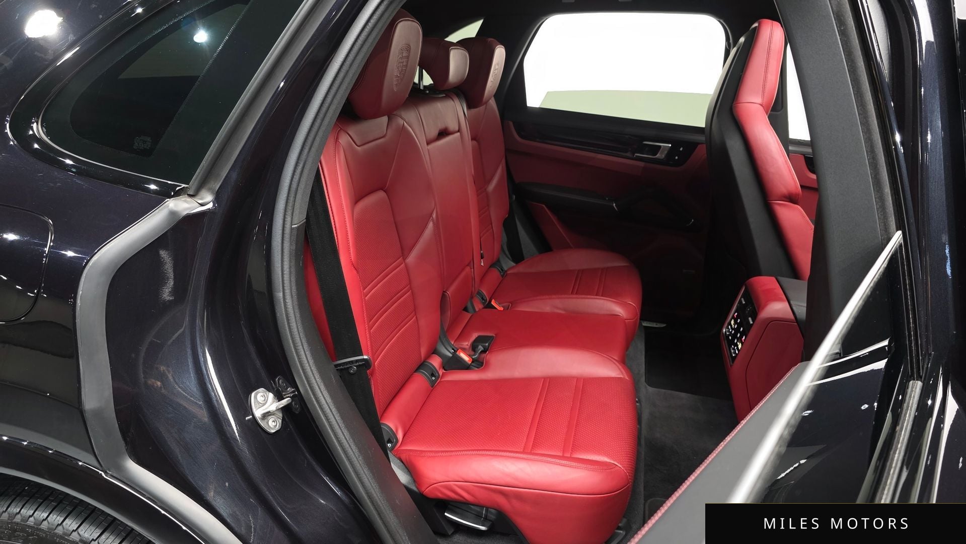 Porsche Cayenne 2021 — миниатюра 12