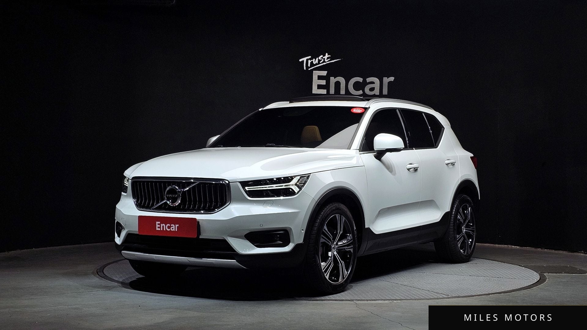 Volvo XC40 2021 — фото 1 из 12