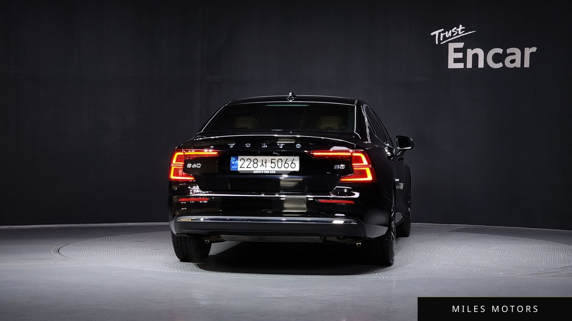 Volvo S60 2023 — миниатюра 4