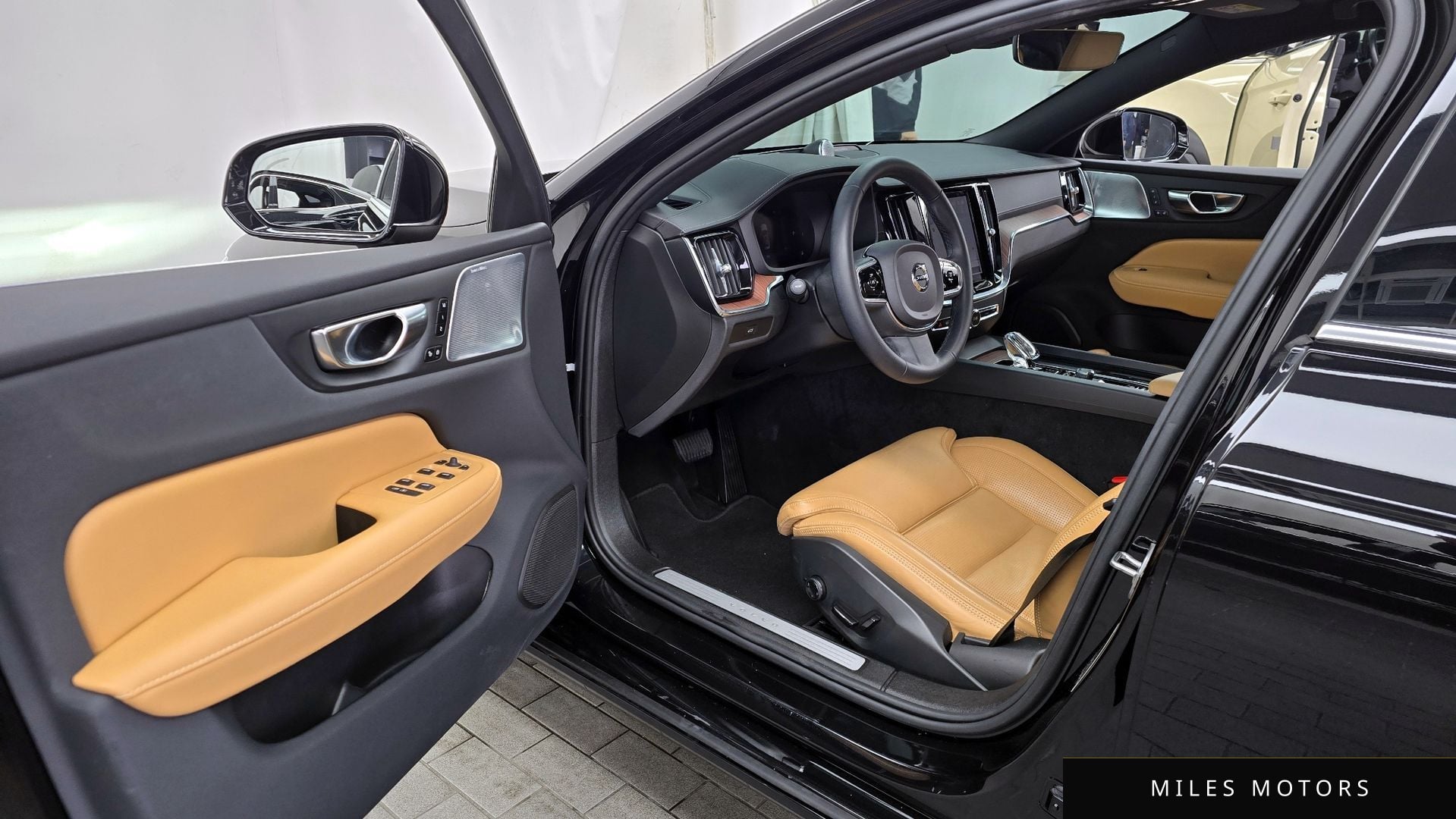 Volvo S60 2023 — миниатюра 10