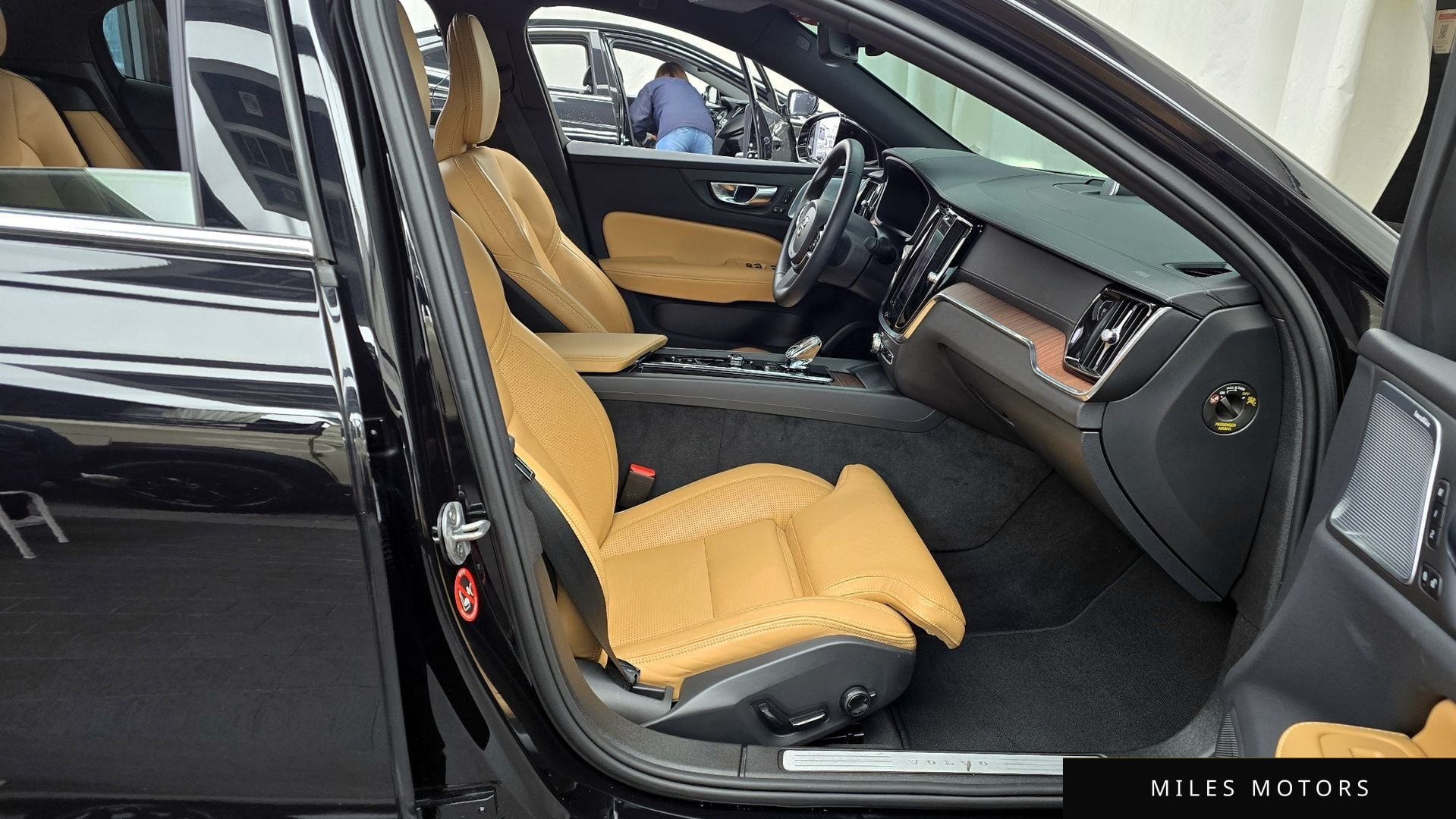 Volvo S60 2023 — миниатюра 11
