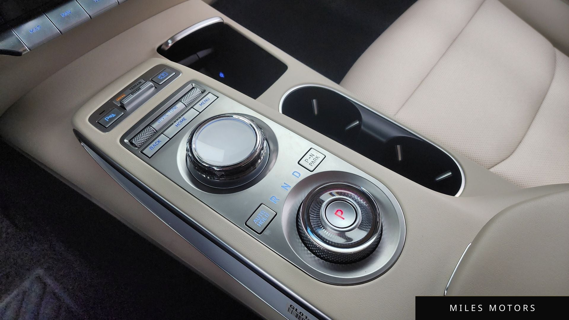 Genesis GV70 2023 — миниатюра 9