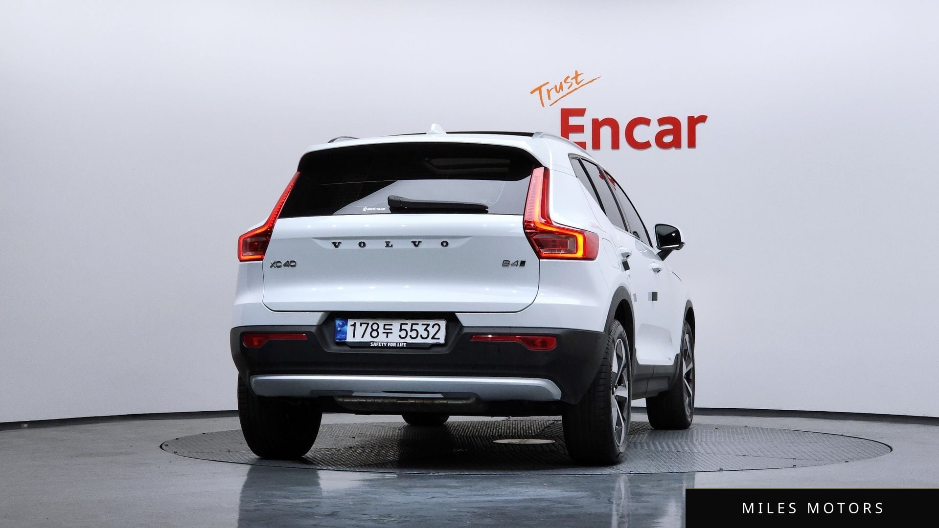 Volvo XC40 2023 — миниатюра 4