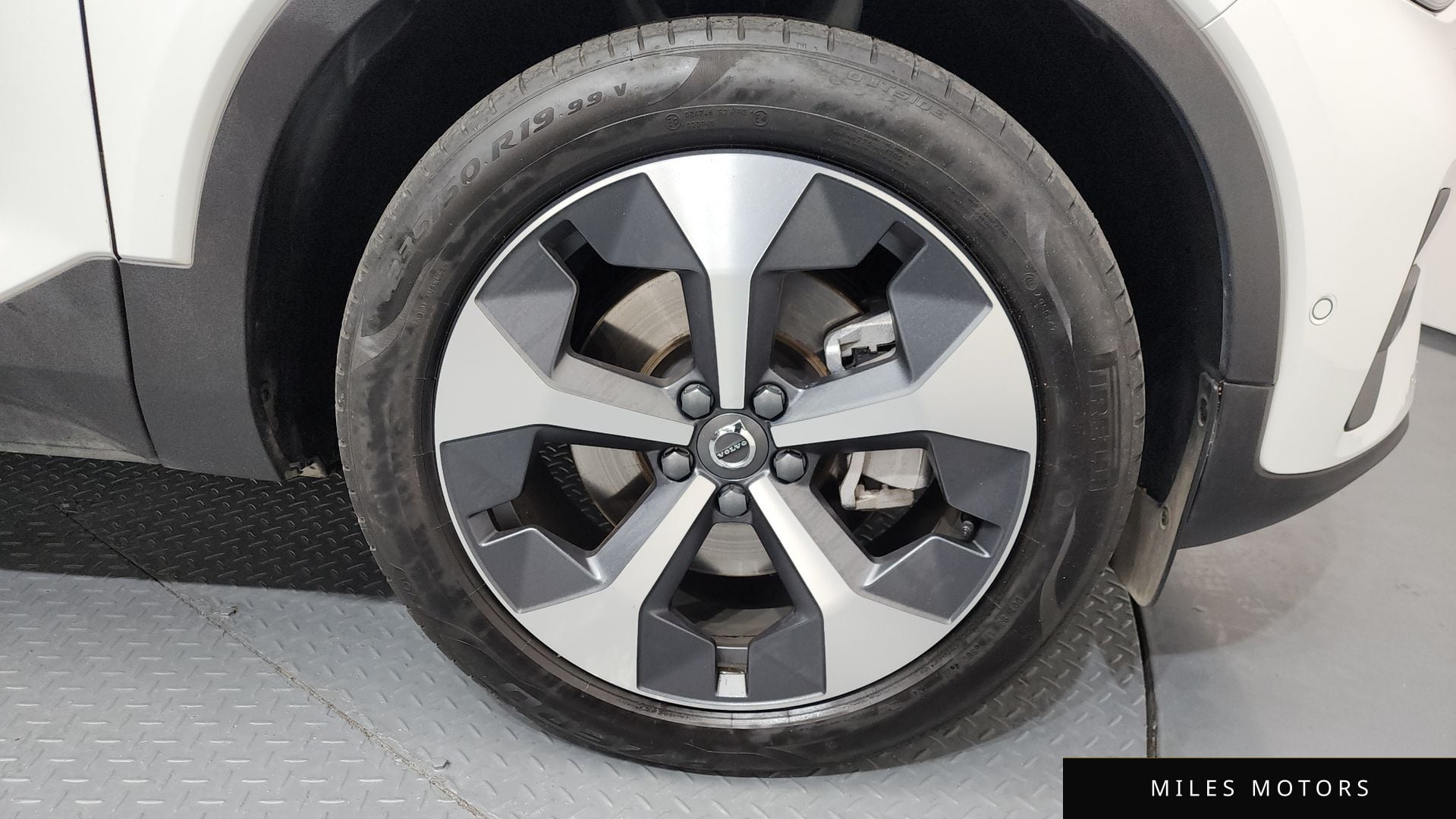 Volvo XC40 2023 — миниатюра 5