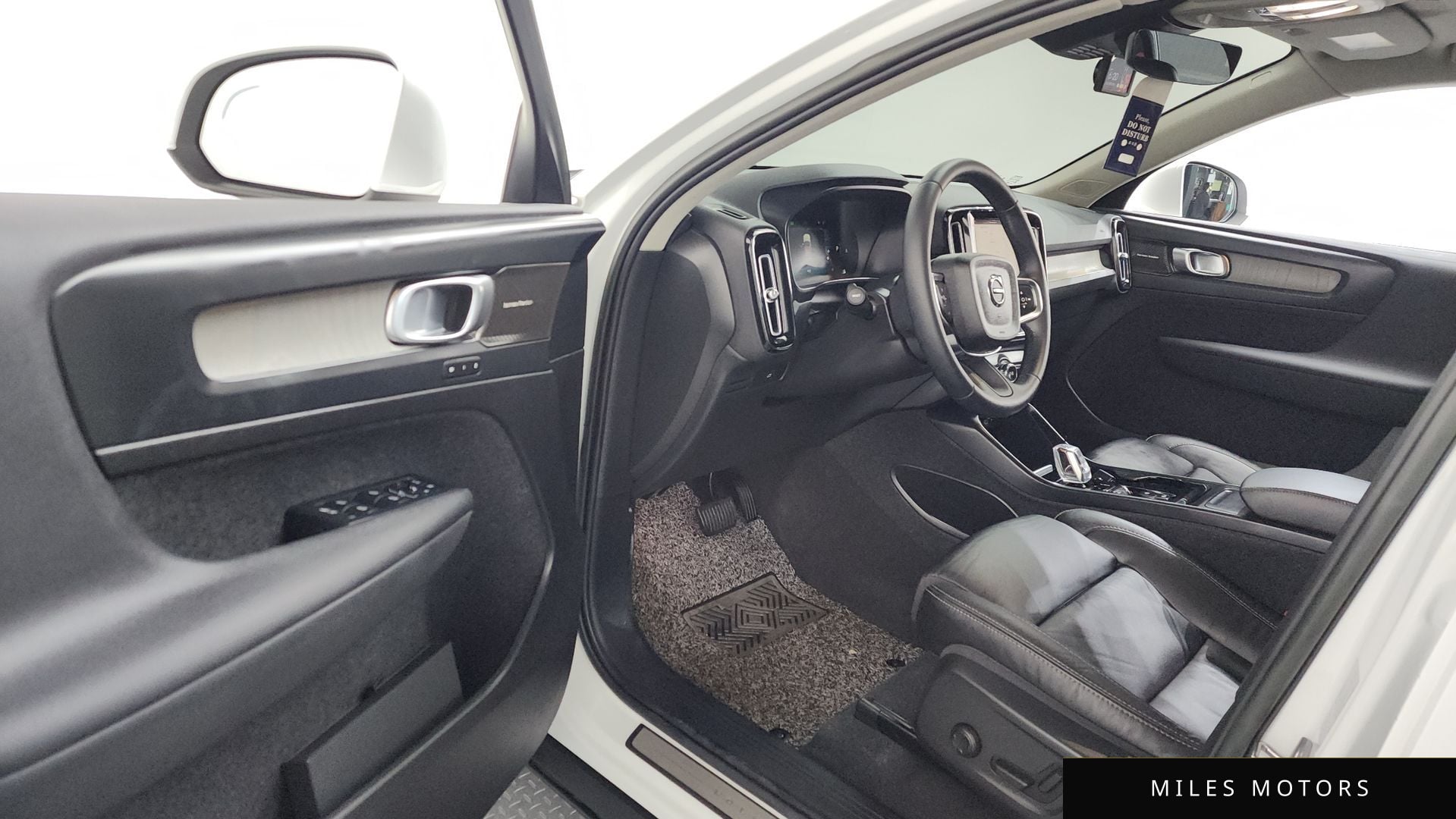 Volvo XC40 2023 — миниатюра 10