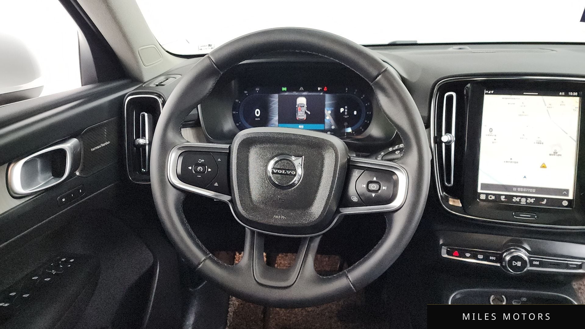 Volvo XC40 2023 — миниатюра 13