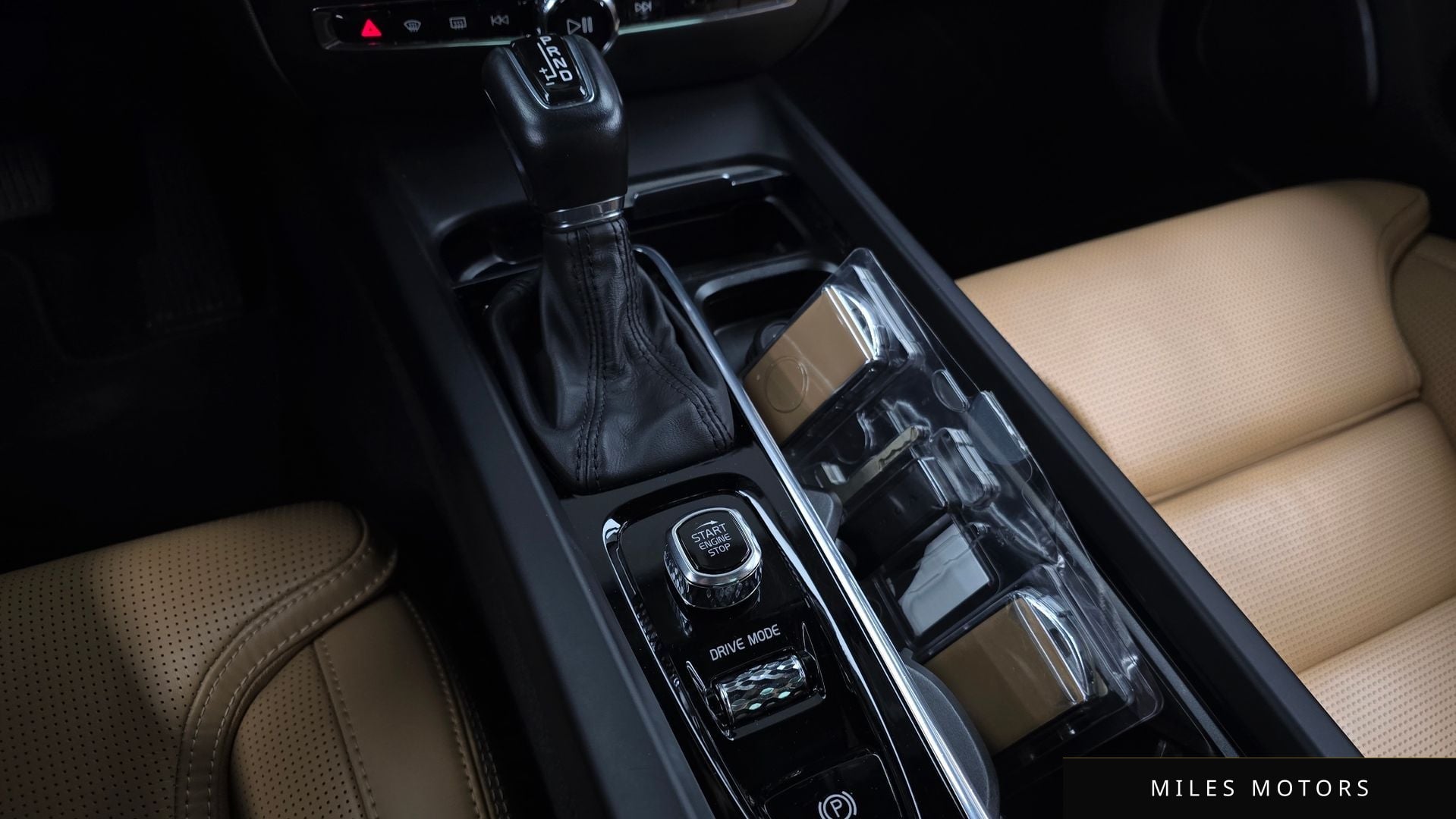 Volvo V60 크로스컨트리 2020 — миниатюра 9