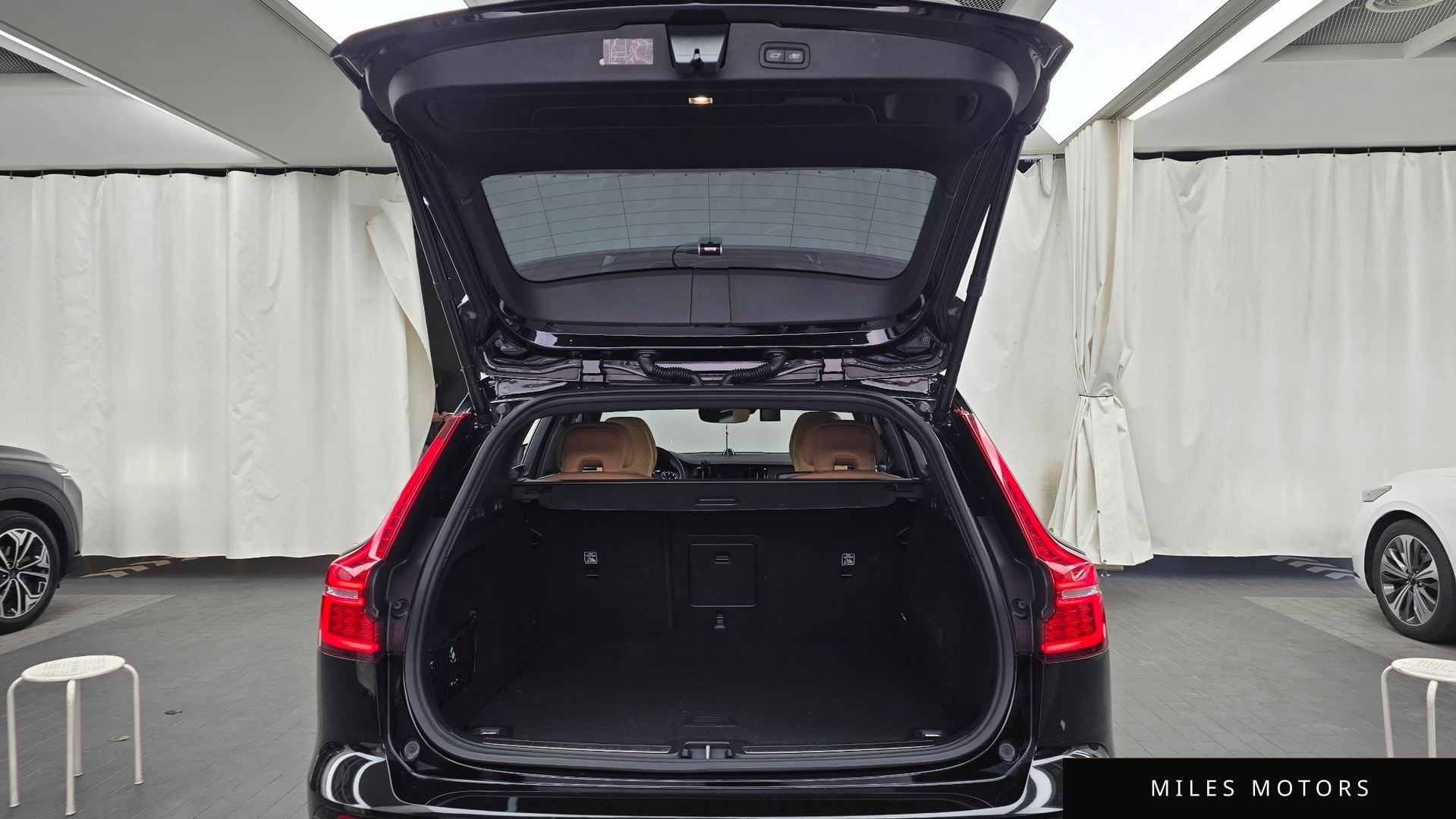 Volvo V60 크로스컨트리 2020 — миниатюра 20