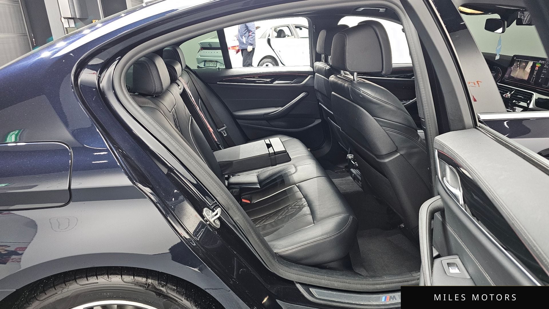 BMW 5시리즈 (G30) 2021 — миниатюра 12