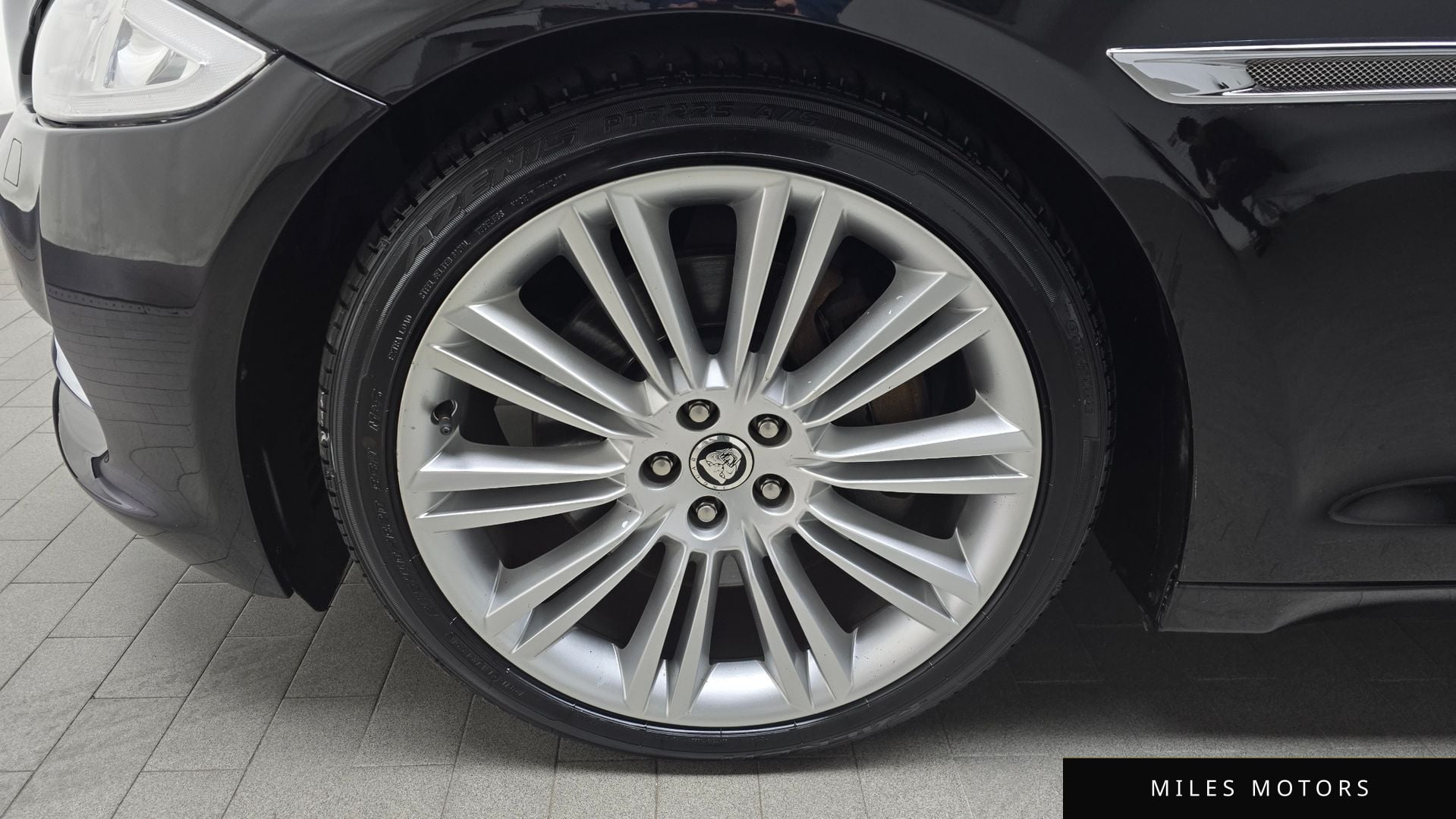 Jaguar All New XJ 2011 — миниатюра 5