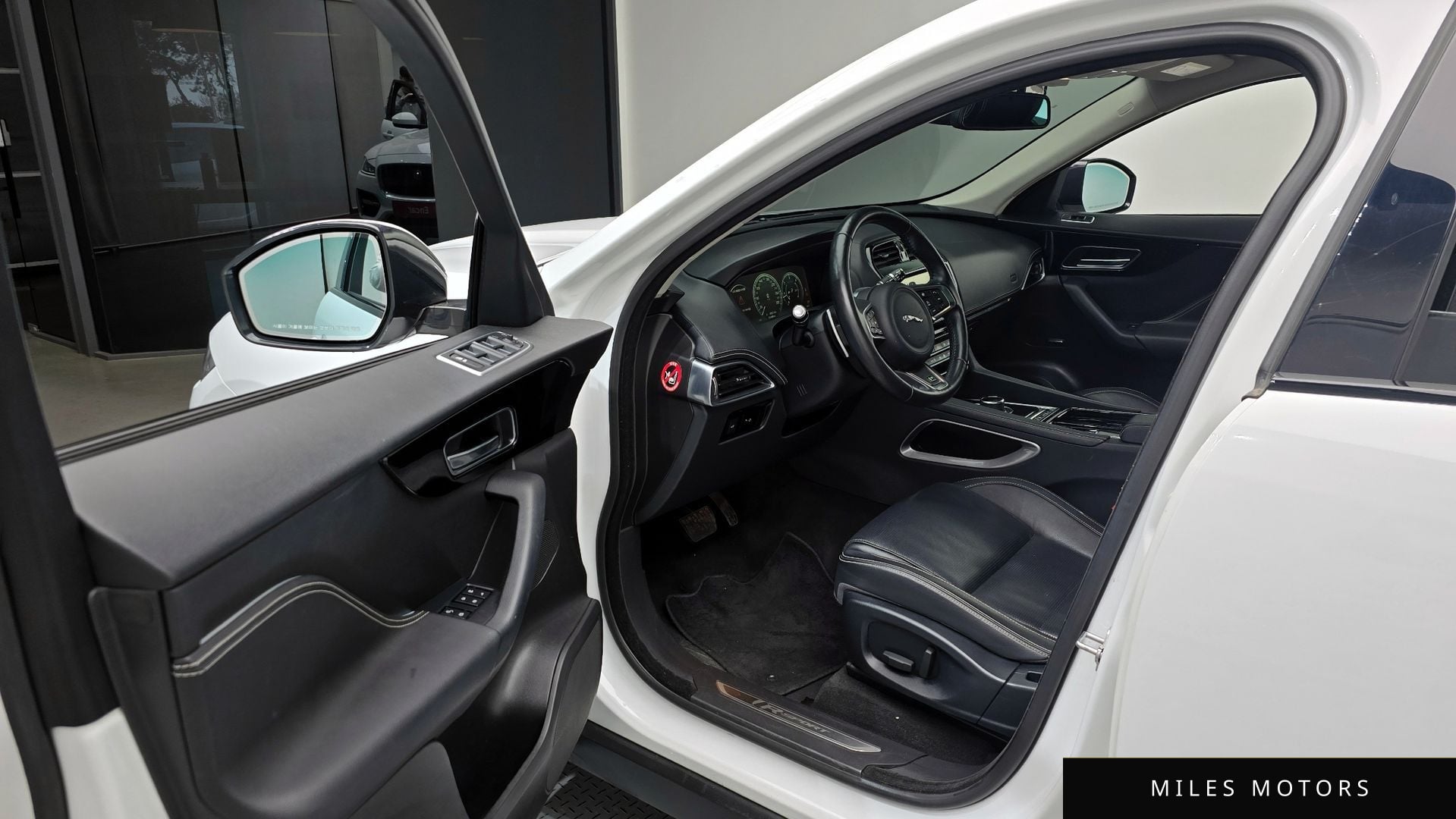 Jaguar F-PACE 2018 — миниатюра 11