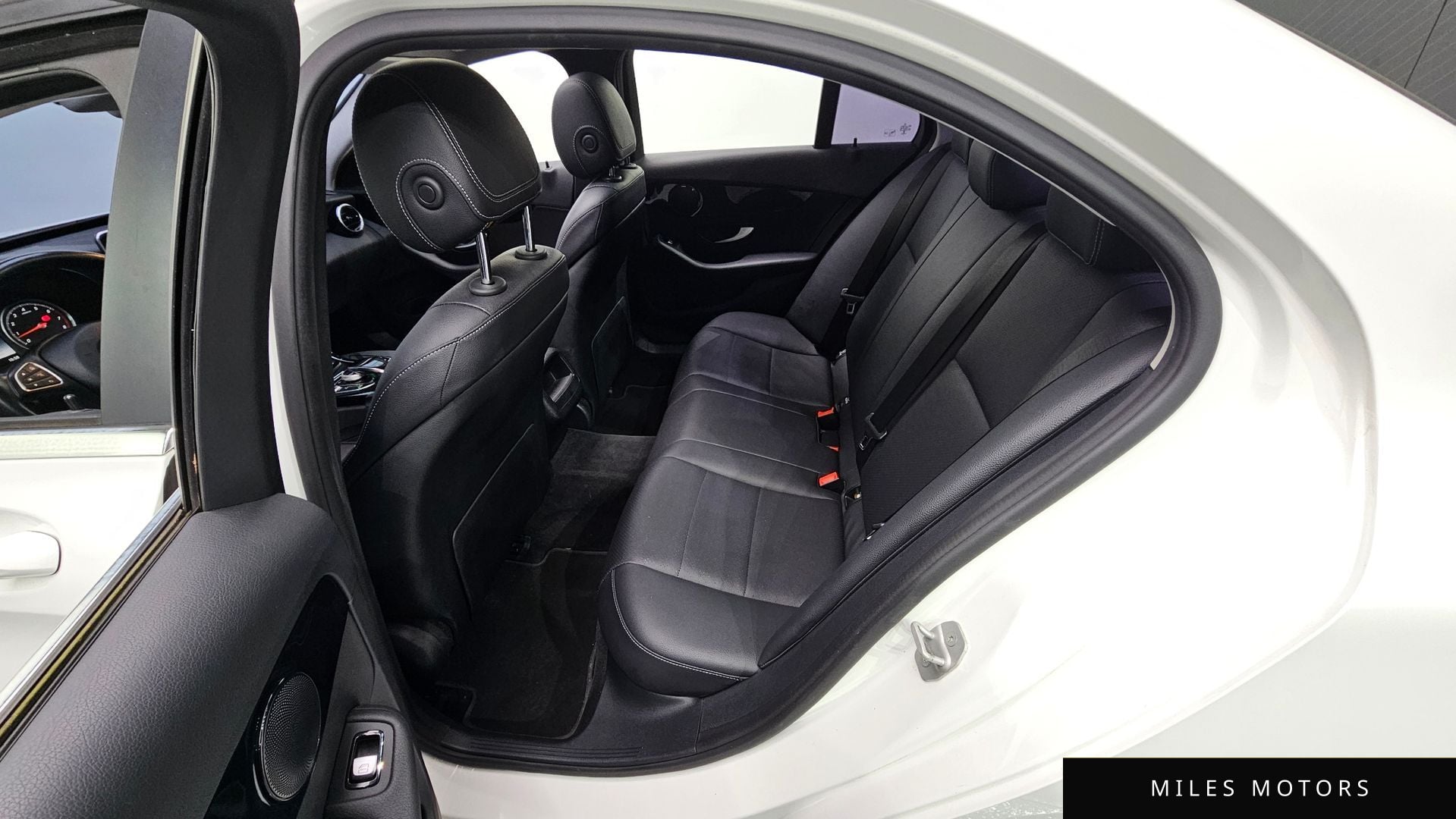 Mercedes-Benz C-Class W205 2016 — миниатюра 11
