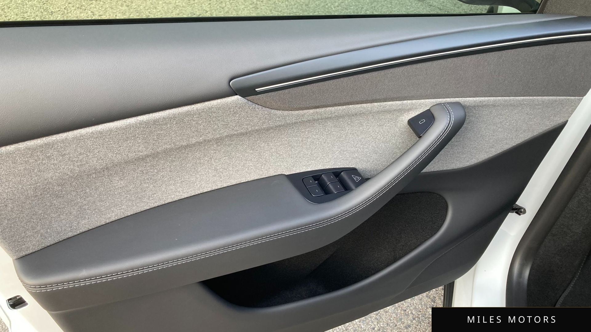 Tesla Model Y 2025 — миниатюра 9