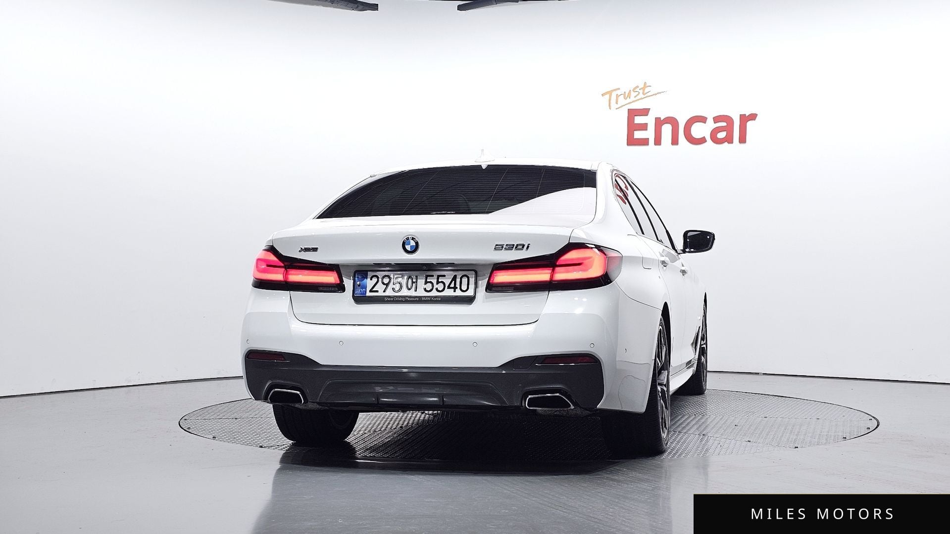 BMW 5 Series (G30) 2023 — миниатюра 4