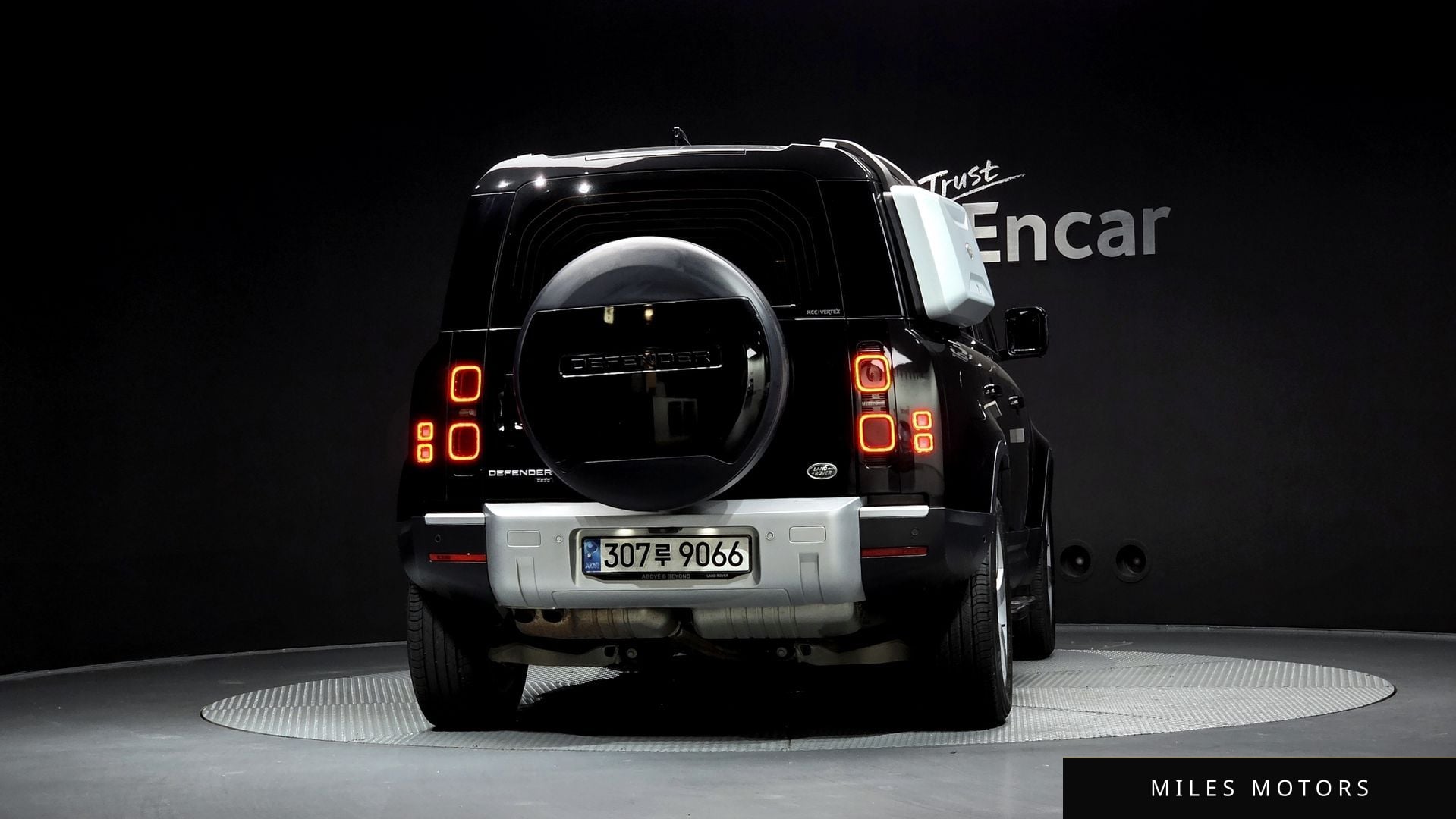 Land Rover Defender 2022 — миниатюра 4