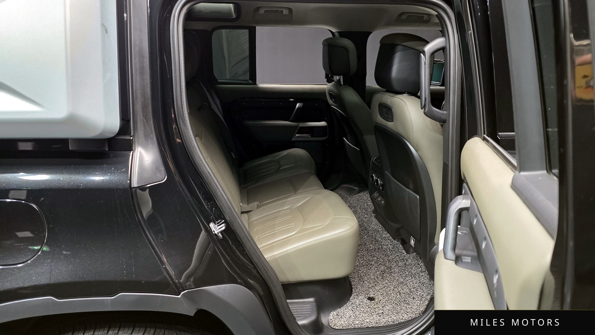 Land Rover Defender 2022 — миниатюра 12