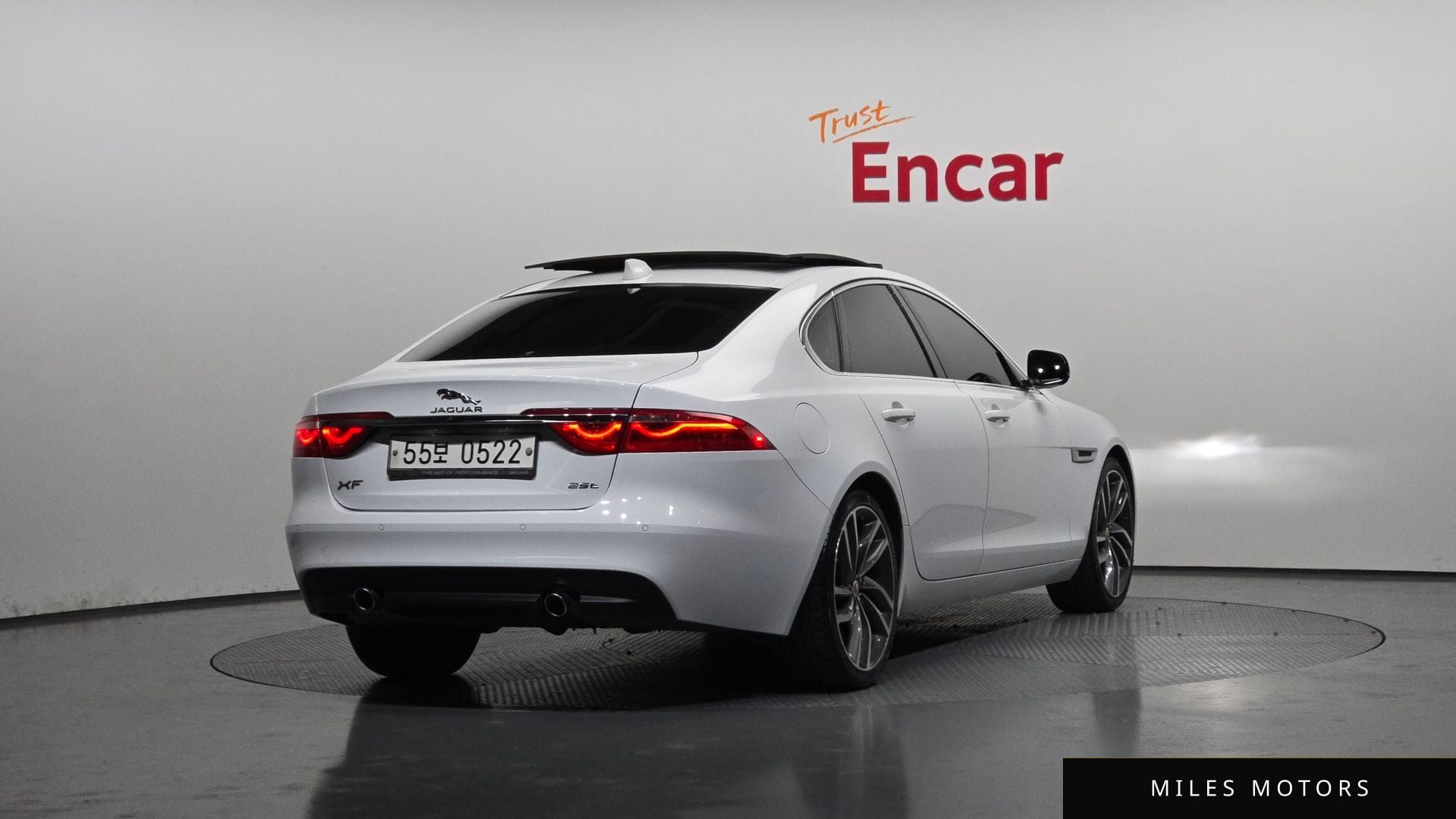 Jaguar XF (X260) 2016 — миниатюра 2