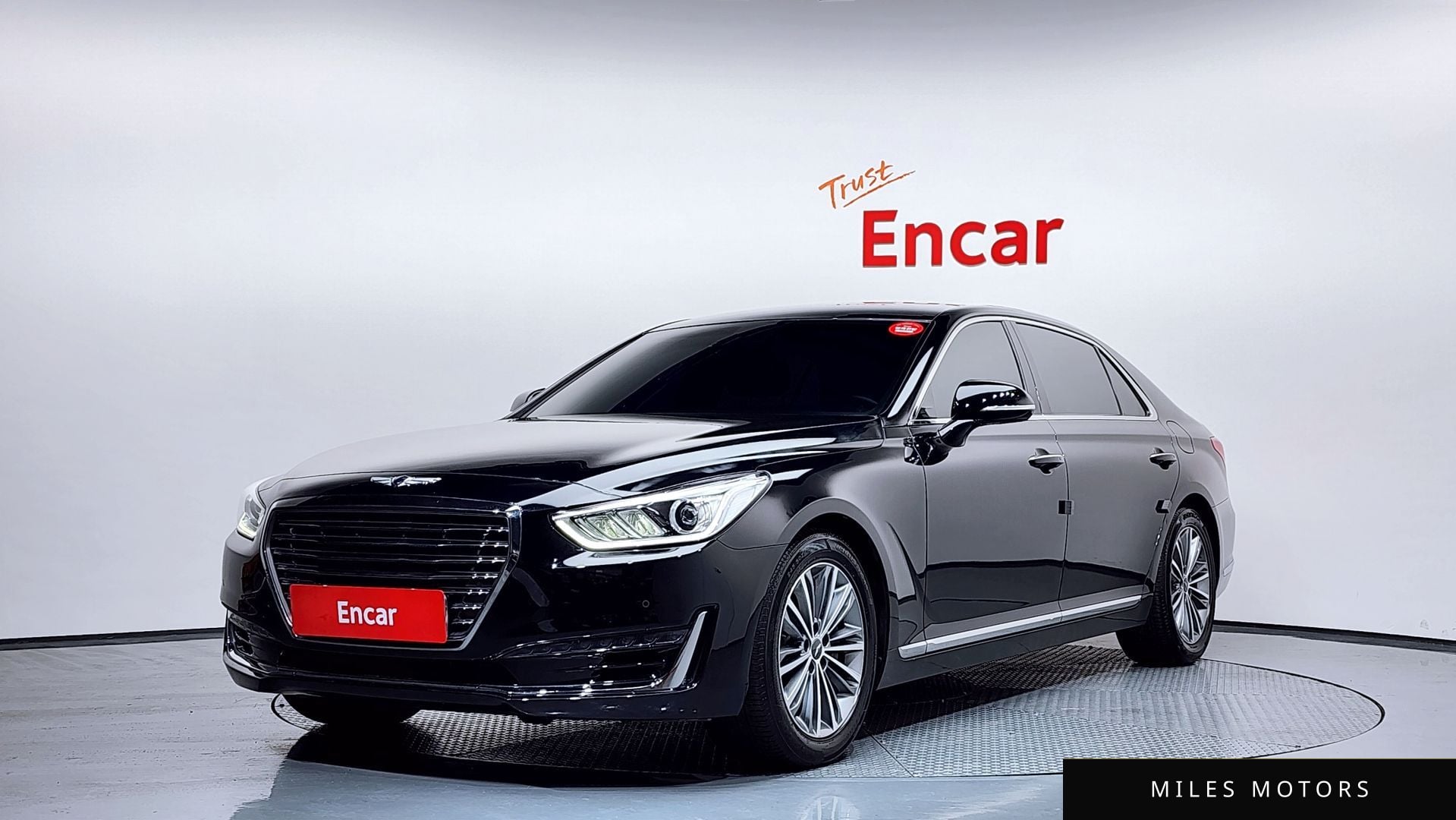 Genesis EQ900 2016 — фото 1 из 12